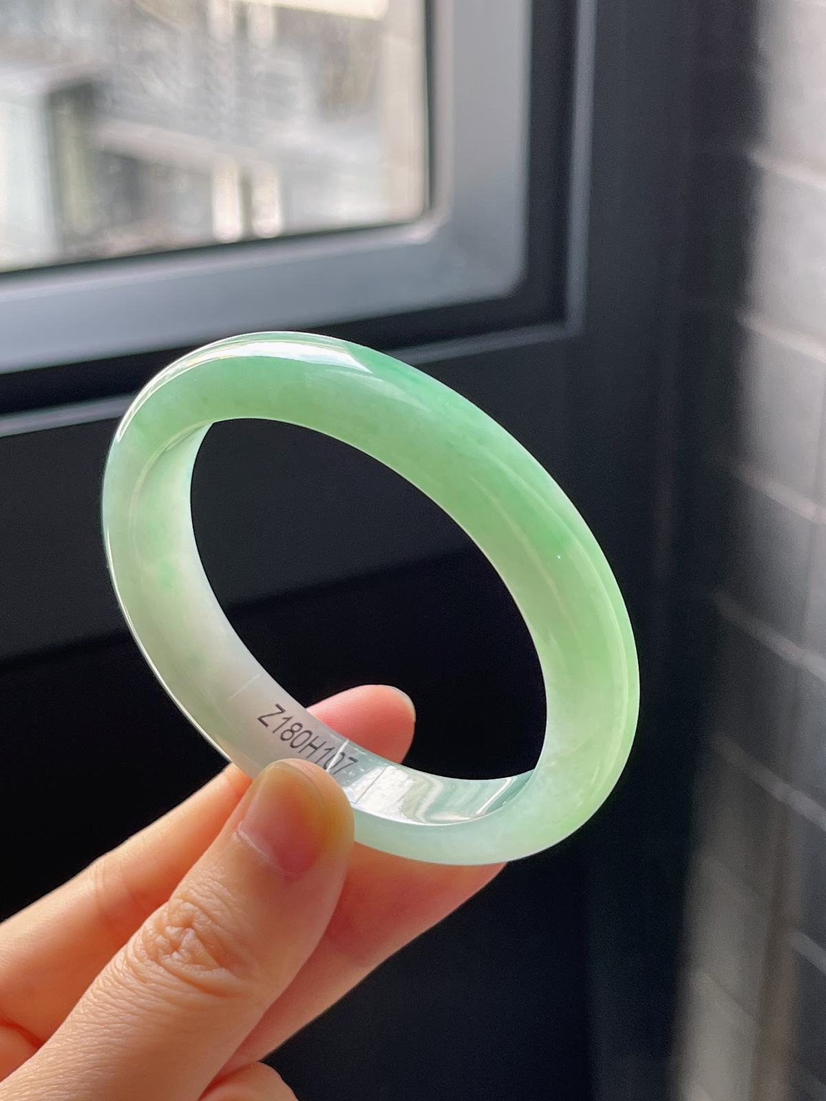 贵妃镯55圈口，翡翠冰糯种甜绿手镯