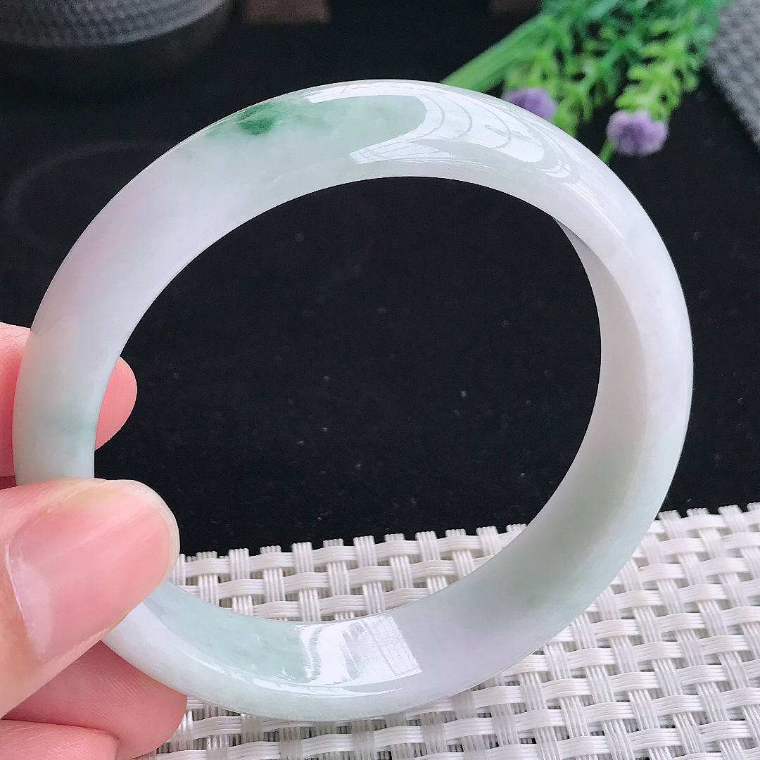 实拍A货翡翠59/15/7.6老坑精美温润飘花手镯宽边玉镯平安镯美人镯