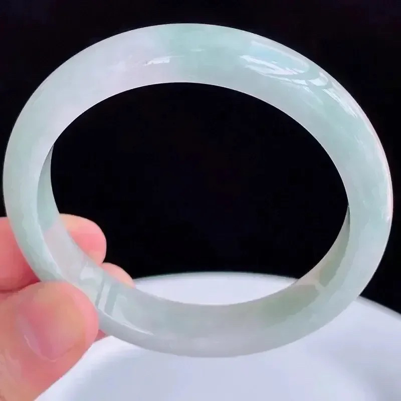 57圈好种水玉石天然翡翠A货水润有种有色飘绿手镯50.07g