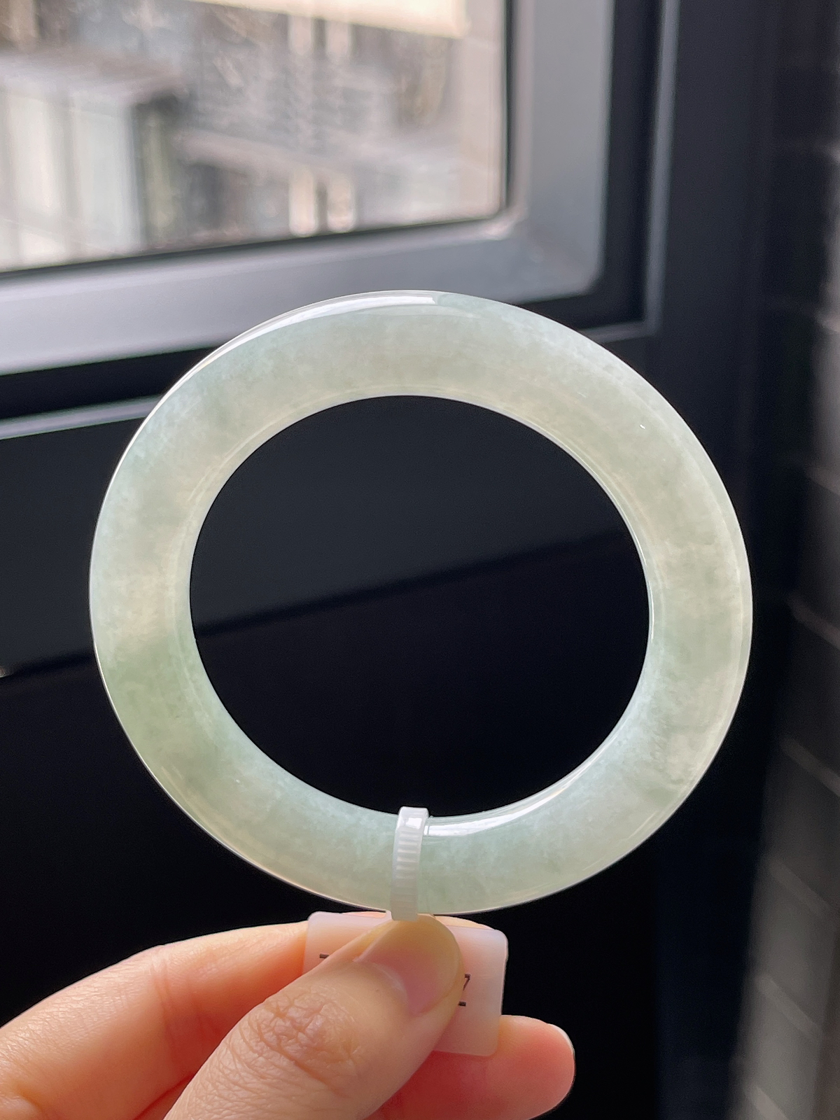 圆镯54圈口，翡翠冰糯种淡绿色胖圆条手镯