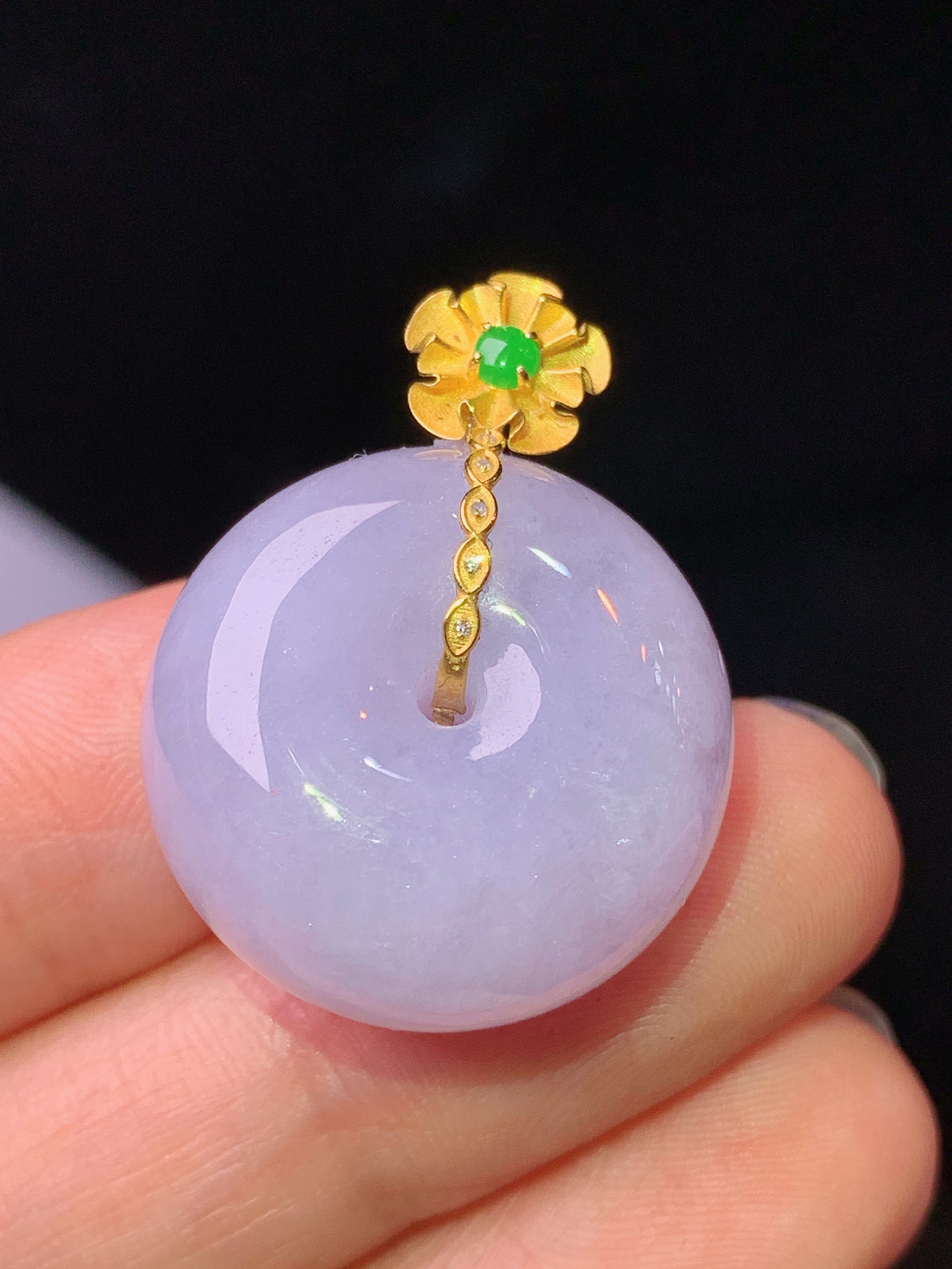 18k金镶嵌紫罗兰平安扣吊坠 玉质细腻 色泽艳丽清新 水润亮眼 整体尺寸28.2*21.2*12yz