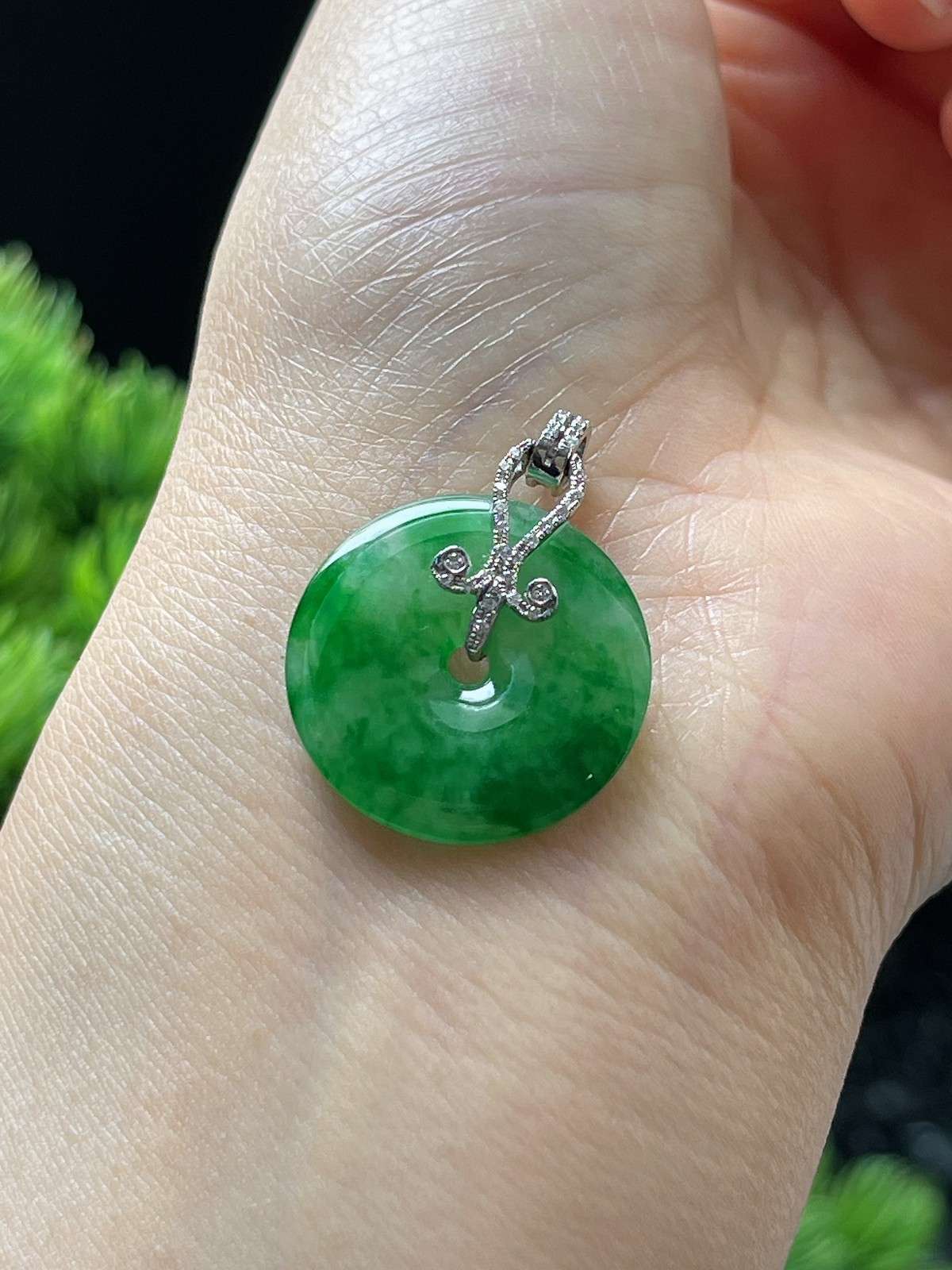 18k金翡翠冰糯种绿色平安扣