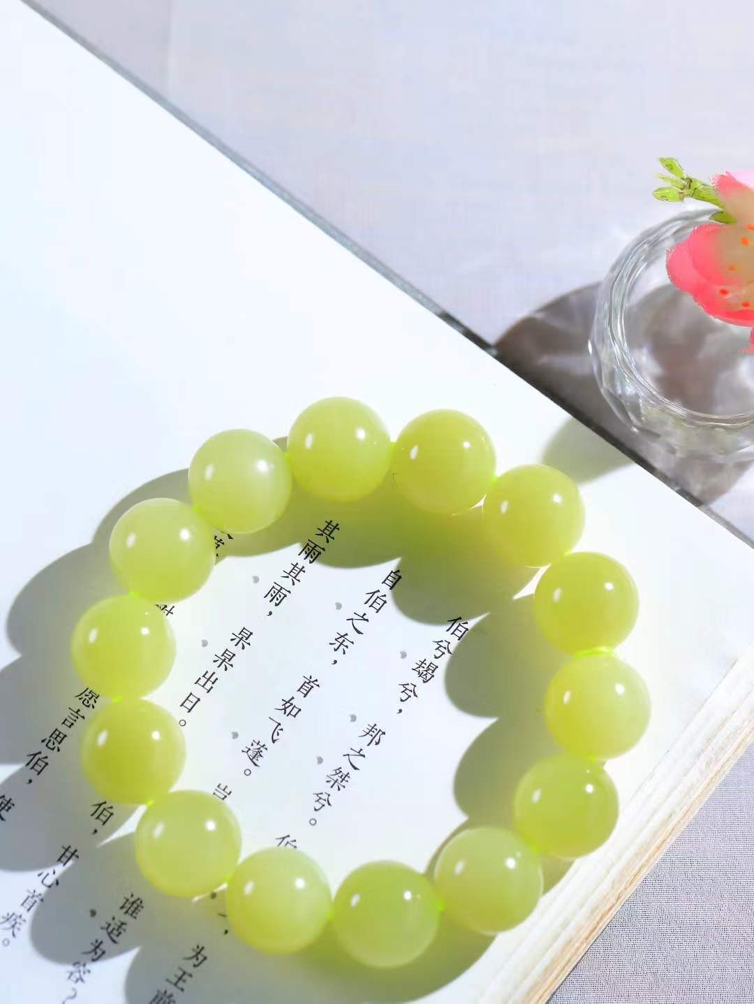 【珠圆玉润.手串】

精品和田玉黄口珠圆玉润手串 玉质温润细腻  整串打磨圆润，佩戴舒适。珠珠落玉盘，间关莺语花底滑，一生美好时光，无论身在何处，都有它相伴相守。事事顺遂，幸福美满，吉祥如意。重83.5克 尺寸取一15.8mmFDT-1640813