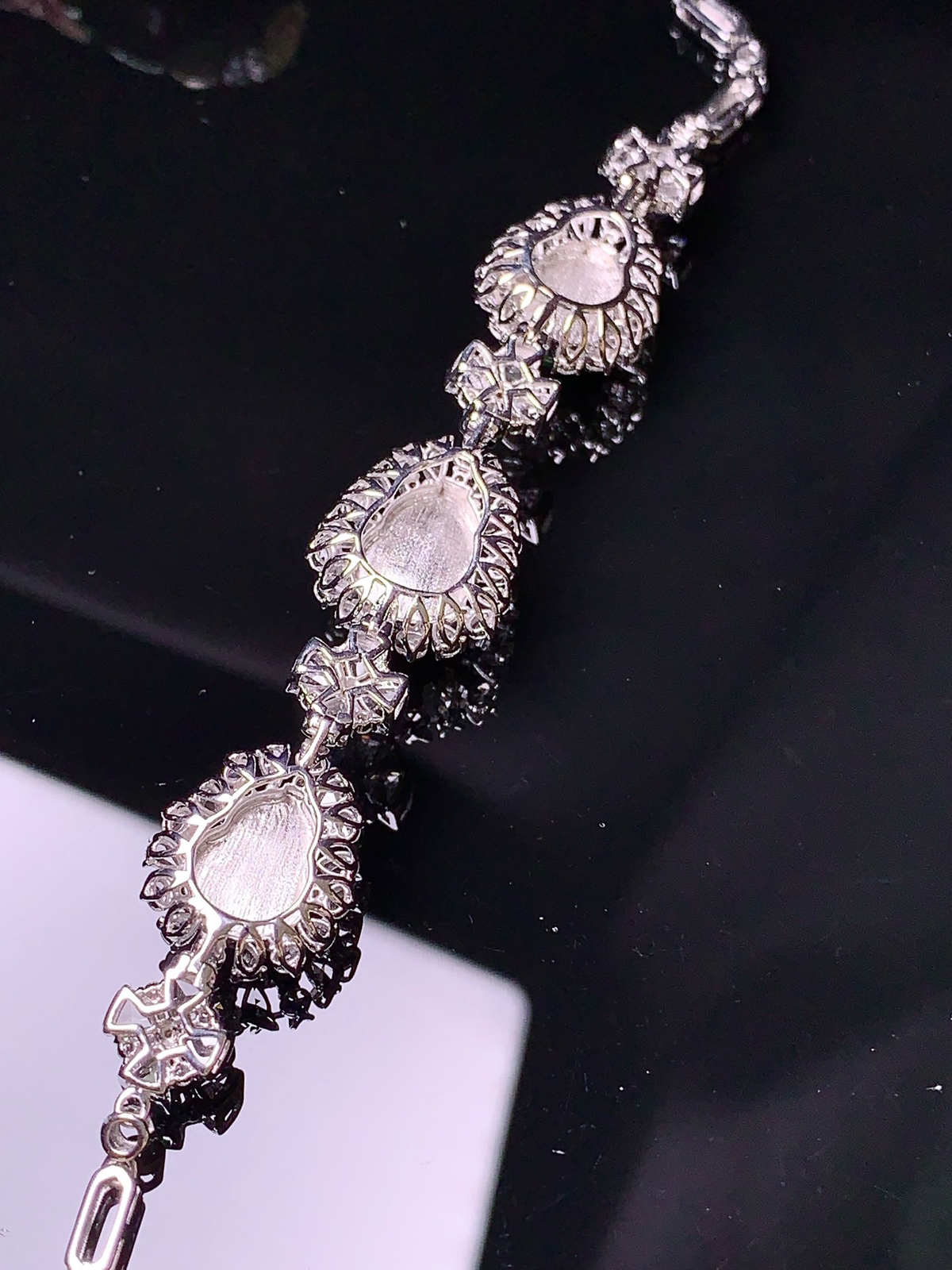 18k金钻镶嵌三色葫芦手链 玉质细腻 色泽清新艳丽 整体尺寸65*12*7.6