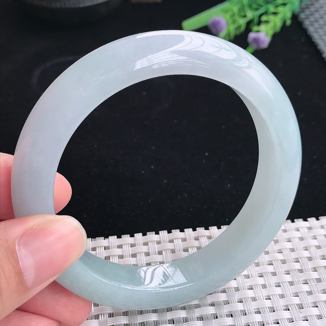 实拍A货翡翠59/12.5/9.5老坑冰胶水灵冰晴天空蓝手镯宽边玉镯平安镯美人镯