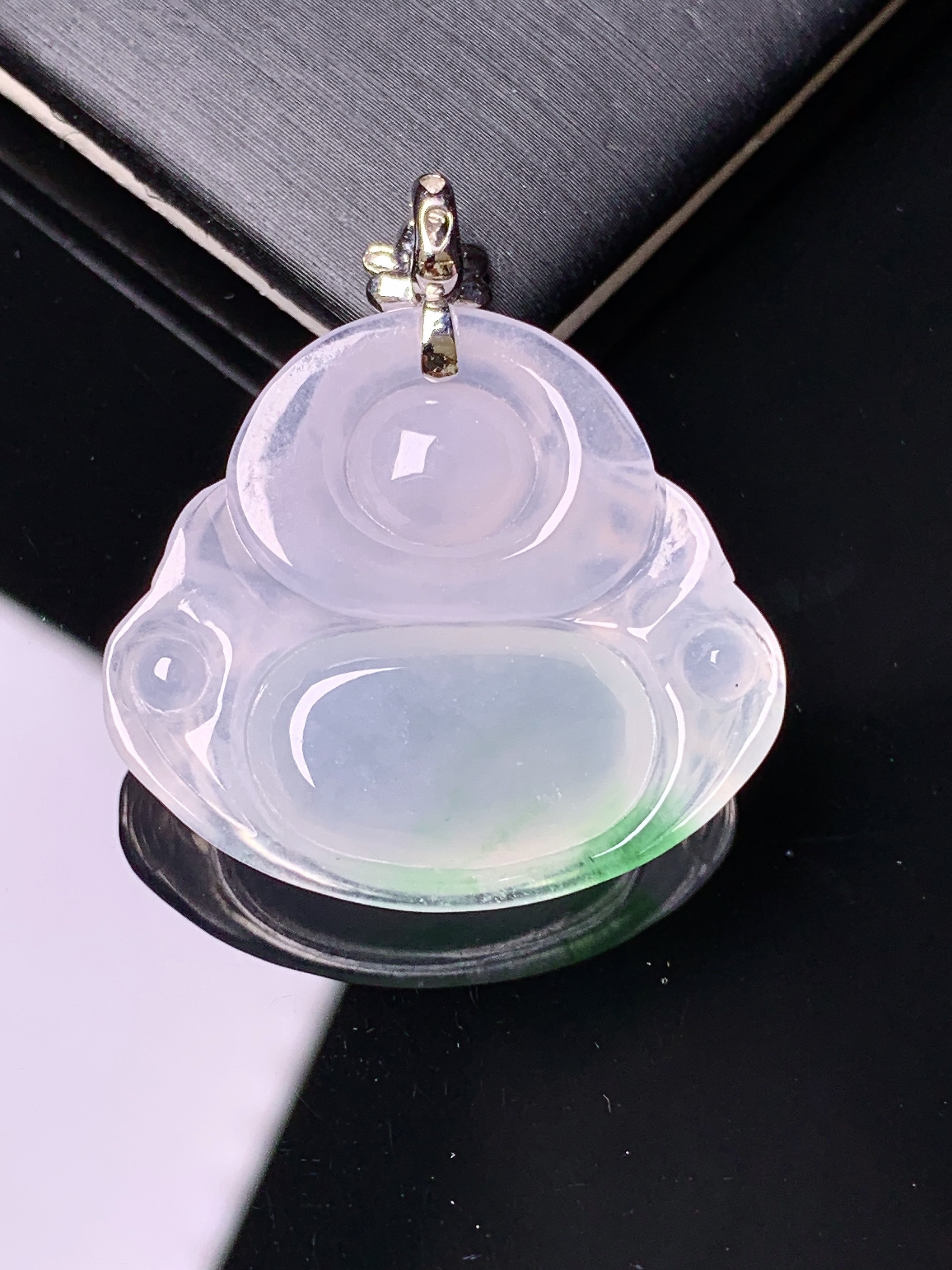 18k金镶嵌冰种佛公吊坠 玉质细腻 色泽艳丽清新 水润亮眼 整体尺寸33*29*6.6c5