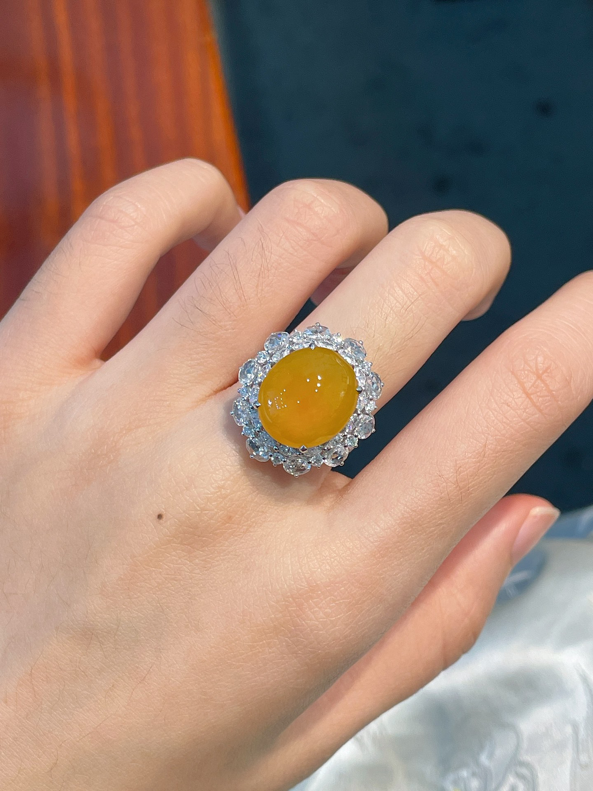 黄翡蛋面戒指 完美 18k金镶嵌