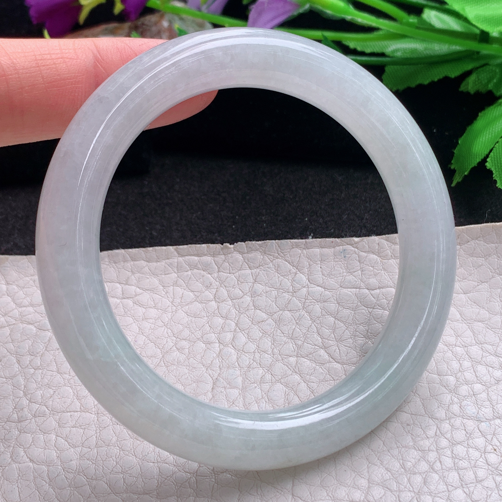 xc实拍56*10.8*10美人镯 天然缅甸翡翠a货手镯白月光圆条玉镯子