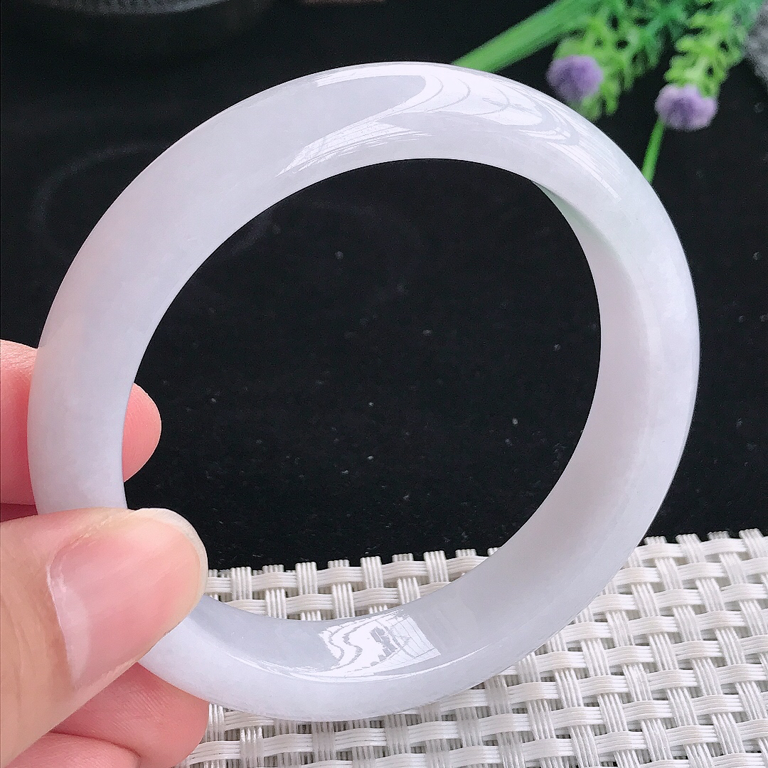 实拍A货翡翠57.8/13.3/8.5老坑秀气冰润飘绿手镯宽边玉镯平安镯美人镯