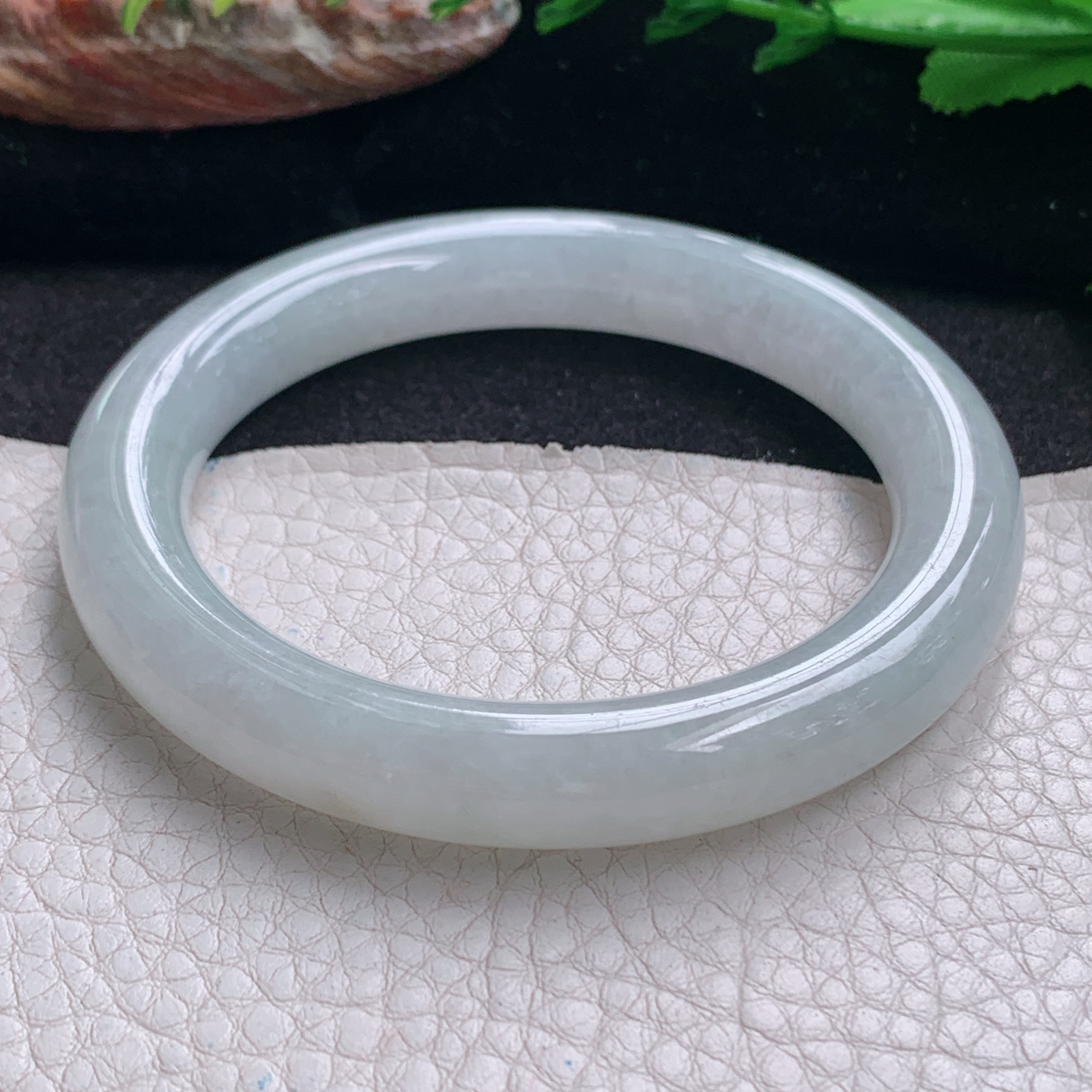 xc实拍56*10.8*10美人镯 天然缅甸翡翠a货手镯白月光圆条玉镯子