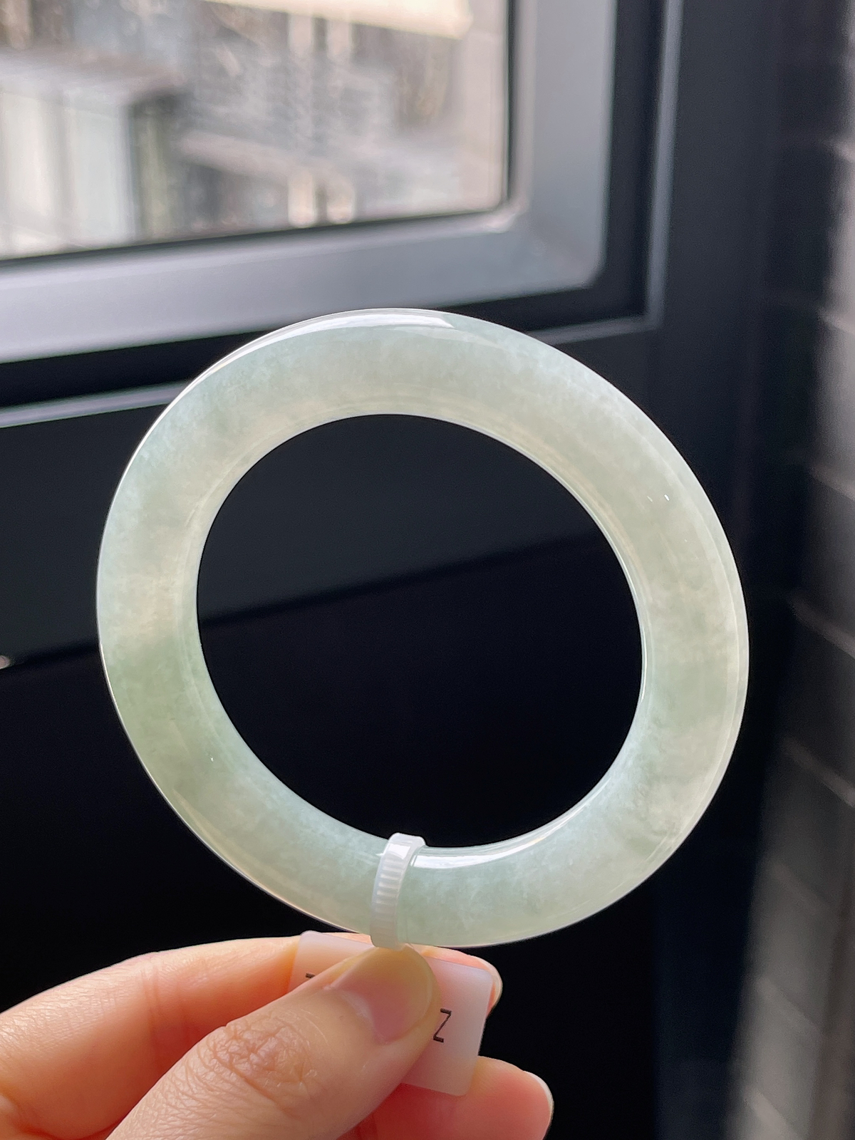 圆镯54圈口，翡翠冰糯种淡绿色胖圆条手镯