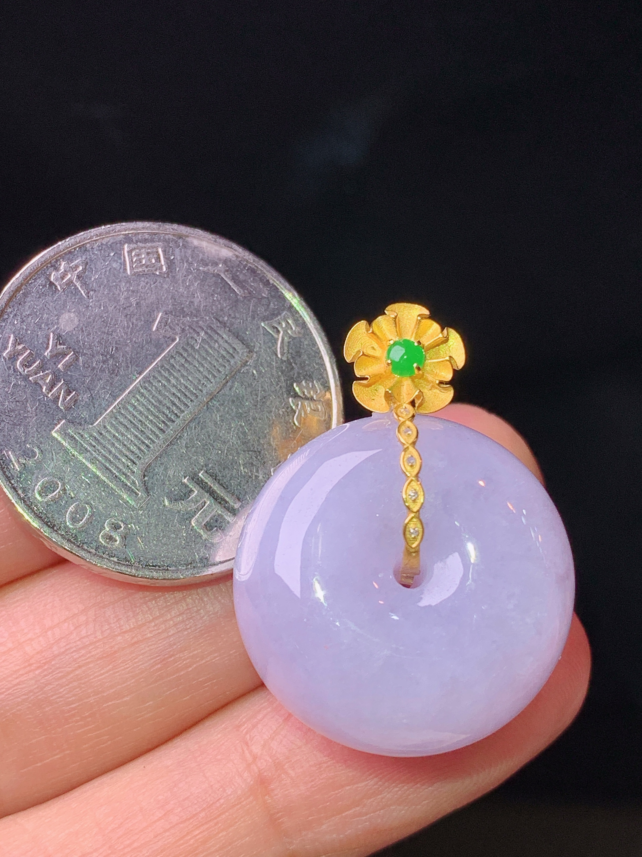 18k金镶嵌紫罗兰平安扣吊坠 玉质细腻 色泽艳丽清新 水润亮眼 整体尺寸28.2*21.2*12yz