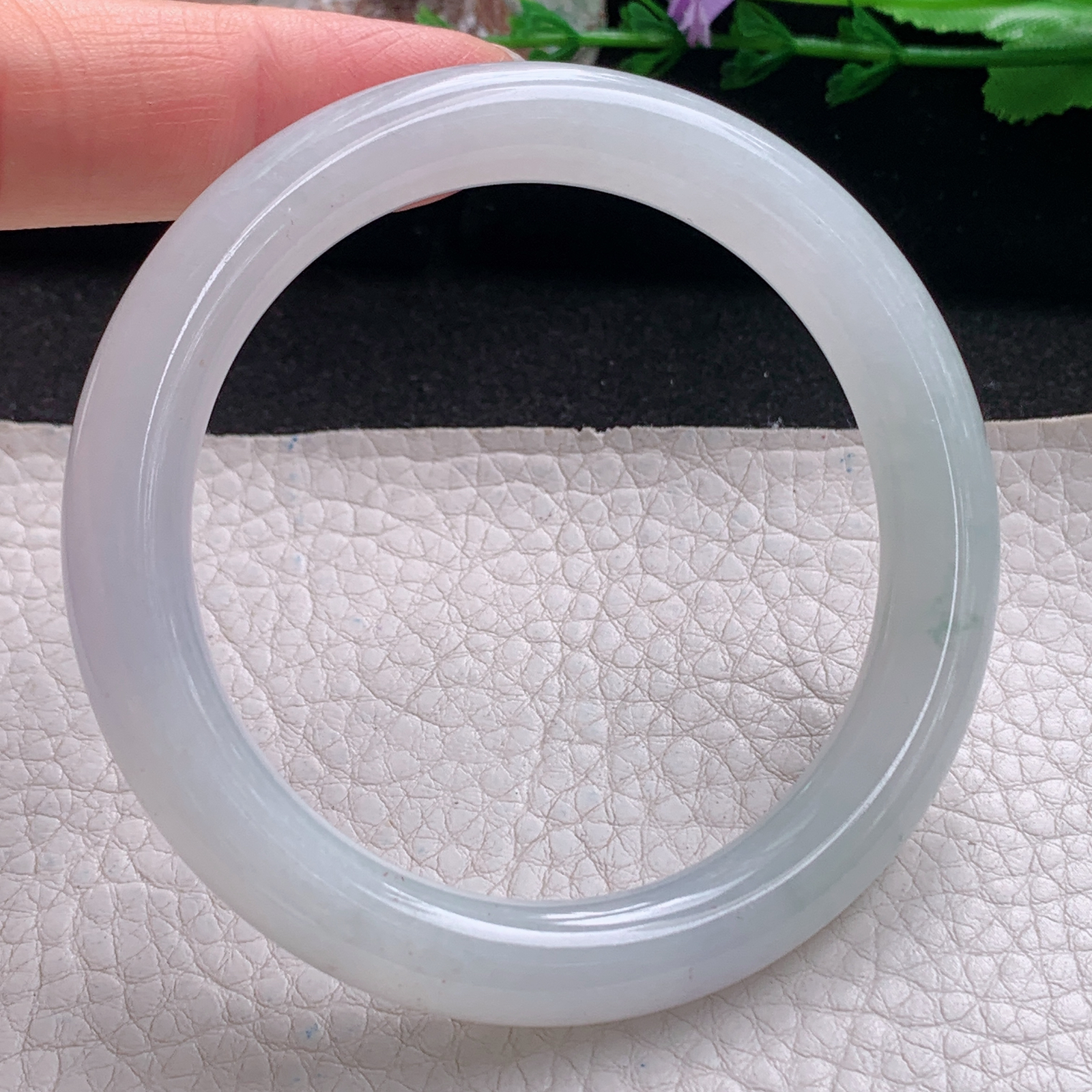 n实拍55.5*9.3美人镯 天然缅甸翡翠a货手镯白月光冰润圆条玉镯子