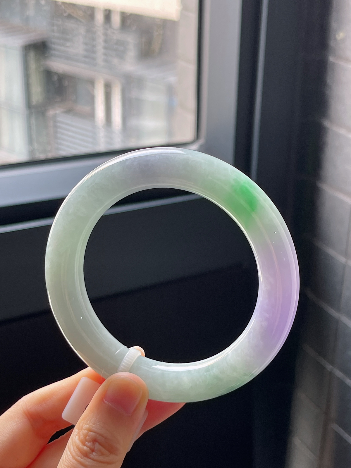 圆镯57.4圈口，翡翠糯化种浓紫春带彩手镯