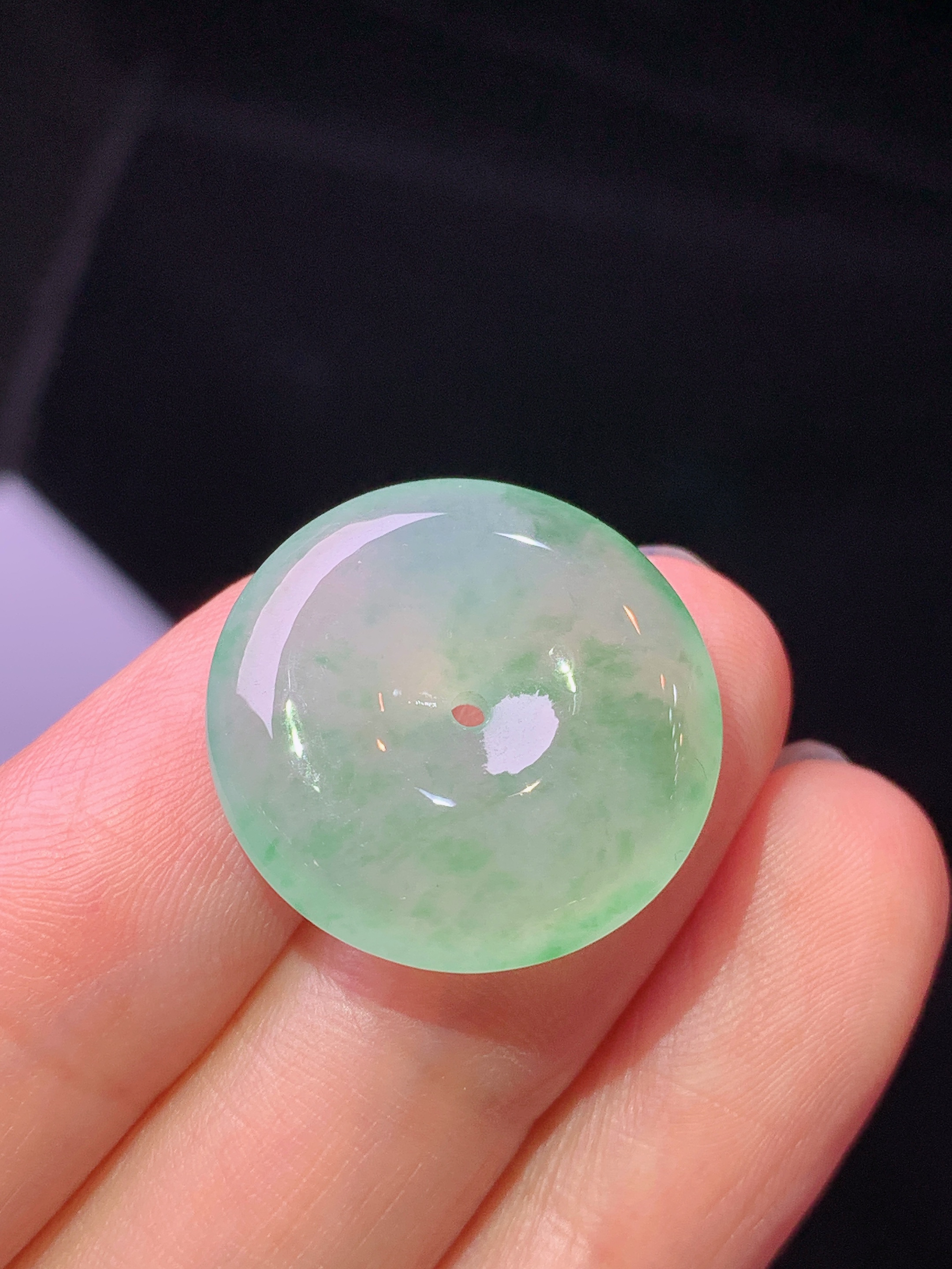 冰种平安扣吊坠 玉质细腻 色泽艳丽清新 水润亮眼 整体尺寸20.8*5.2a2