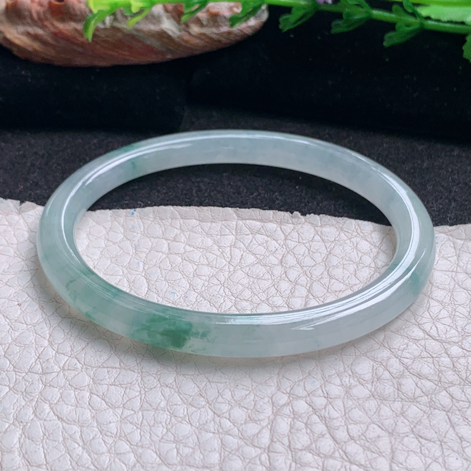 xc实拍54.3*48.8*6*6.3贵妃镯 天然缅甸翡翠a货手镯冰飘花秀气蛋形玉镯子