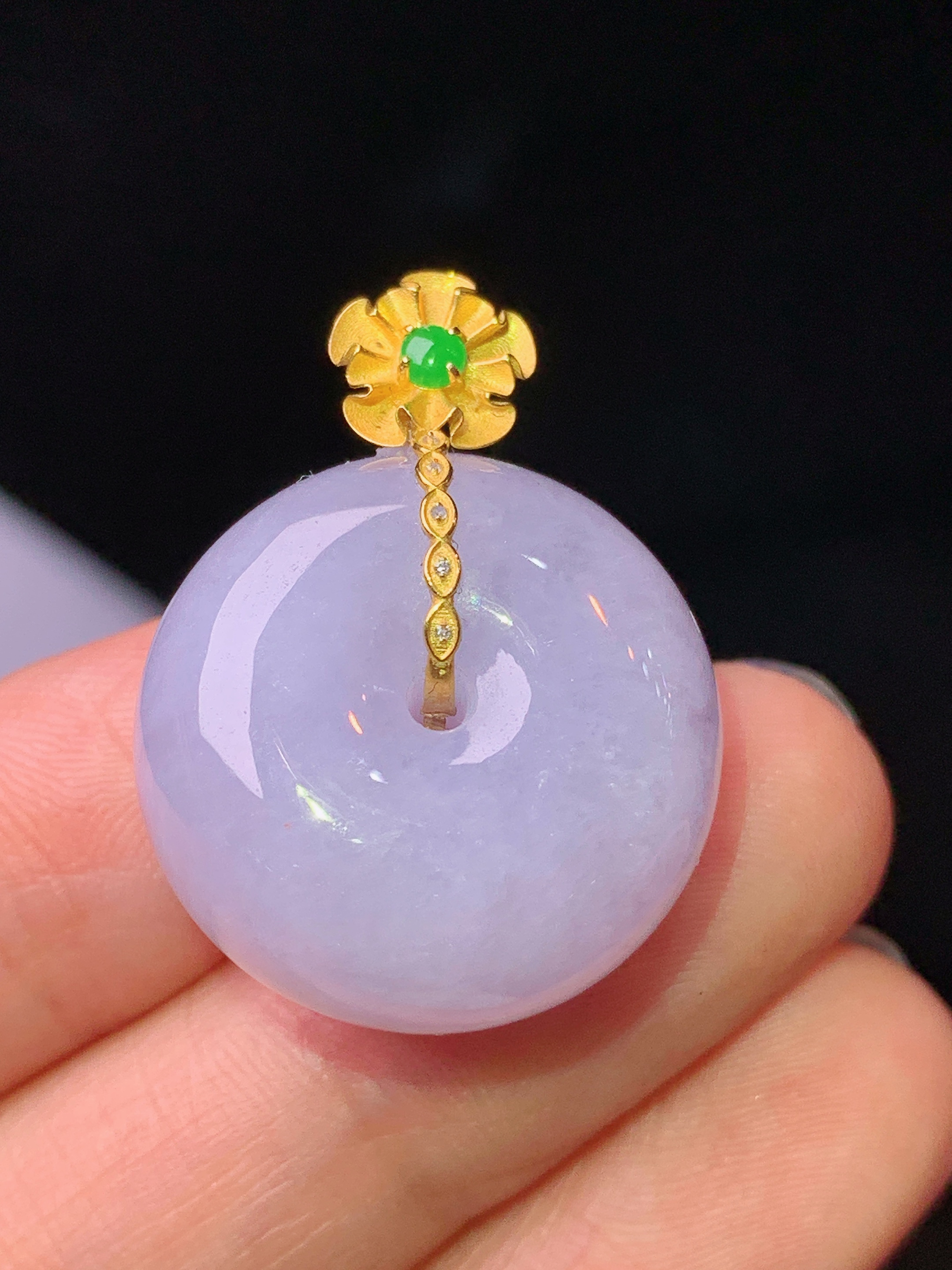 18k金镶嵌紫罗兰平安扣吊坠 玉质细腻 色泽艳丽清新 水润亮眼 整体尺寸28.2*21.2*12yz