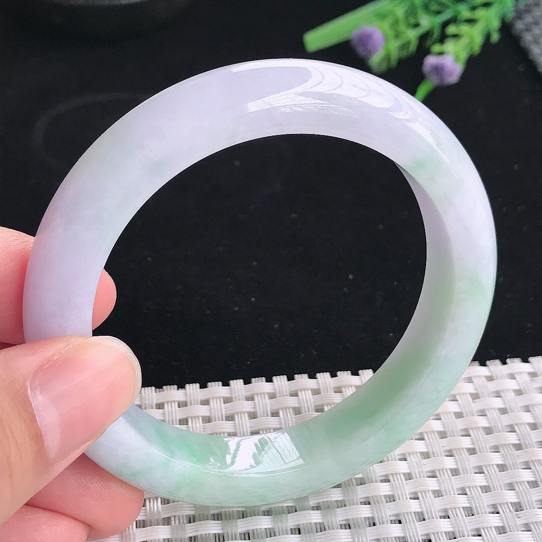 实拍A货翡翠55.5/12.1/9老坑冰润飘绿手镯宽边玉镯平安镯美人镯