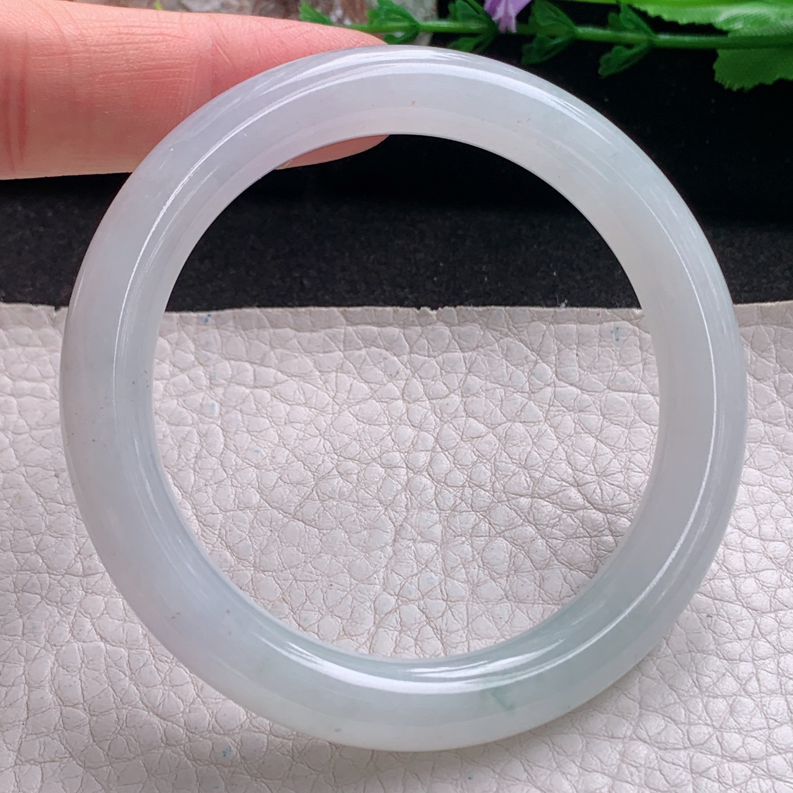 n实拍55.5*9.3美人镯 天然缅甸翡翠a货手镯白月光冰润圆条玉镯子