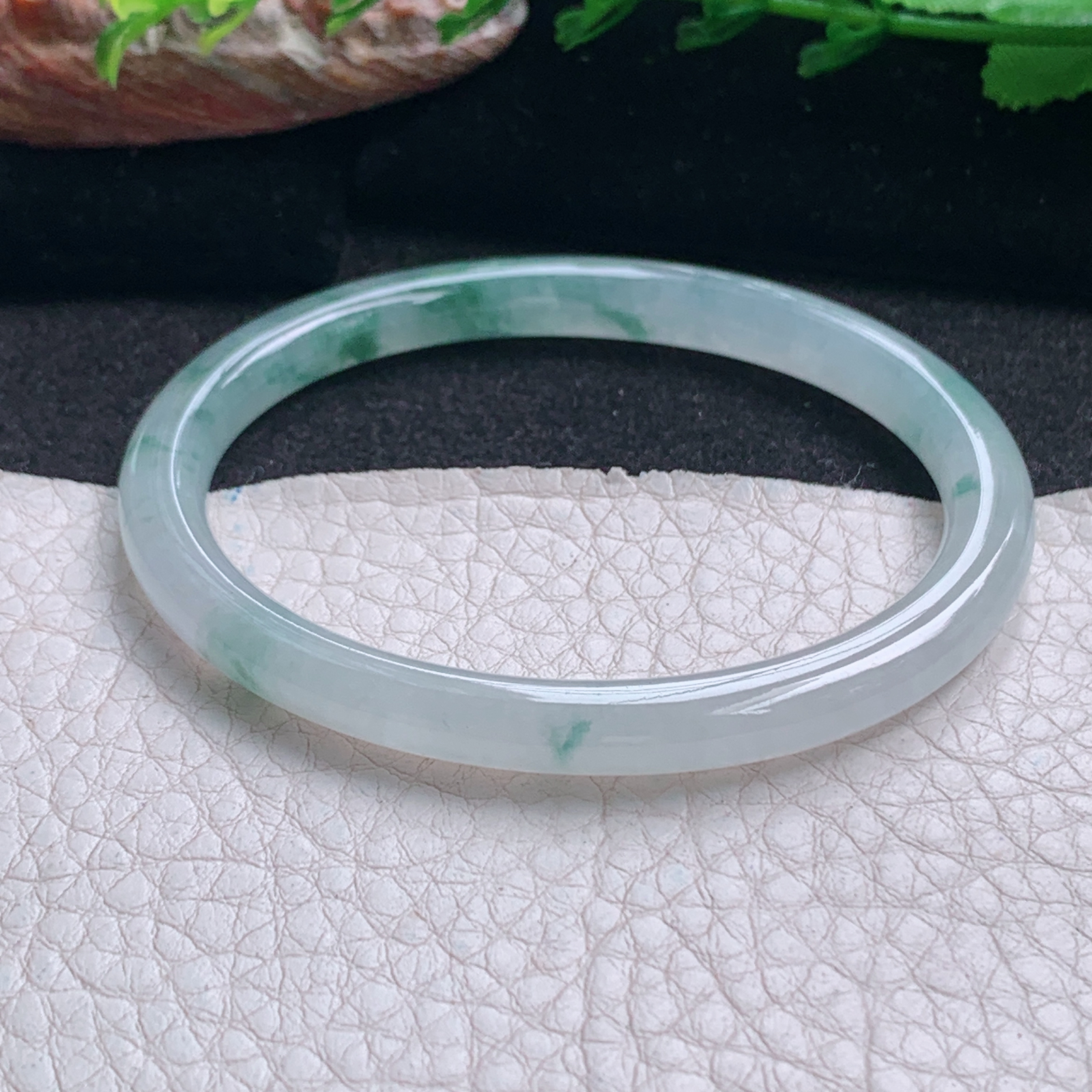 xc实拍54.3*48.8*6*6.3贵妃镯 天然缅甸翡翠a货手镯冰飘花秀气蛋形玉镯子