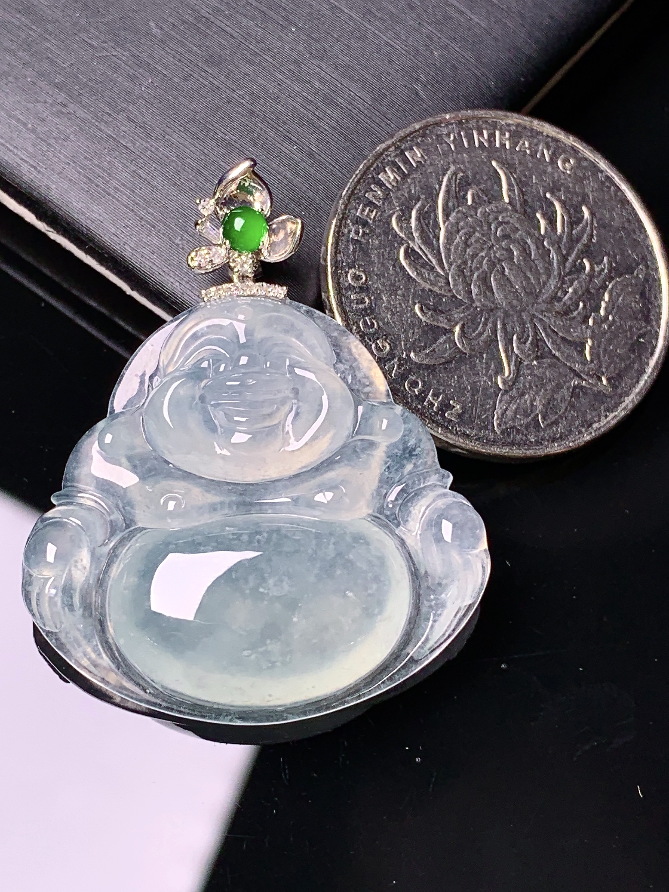 18k金钻镶嵌冰种佛公吊坠 玉质细腻 色泽艳丽清新 水润亮眼 整体尺寸35.8*29.5*6c1