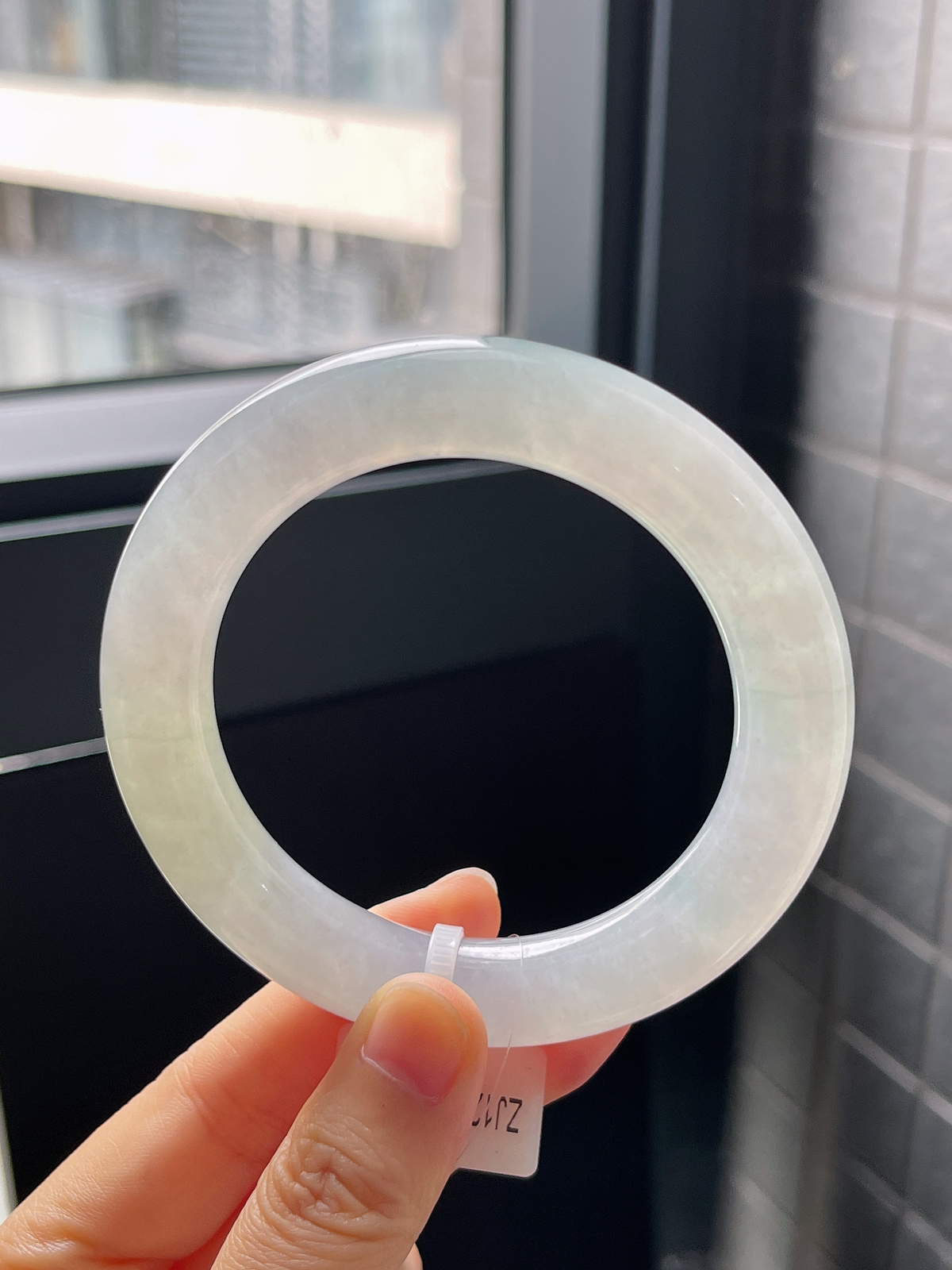 圆镯57圈口，翡翠冰糯种飘黄翡胖圆条手镯