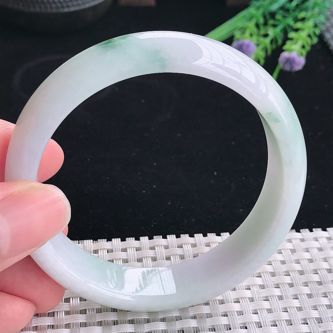 实拍A货翡翠59/15/7.6老坑精美温润飘花手镯宽边玉镯平安镯美人镯