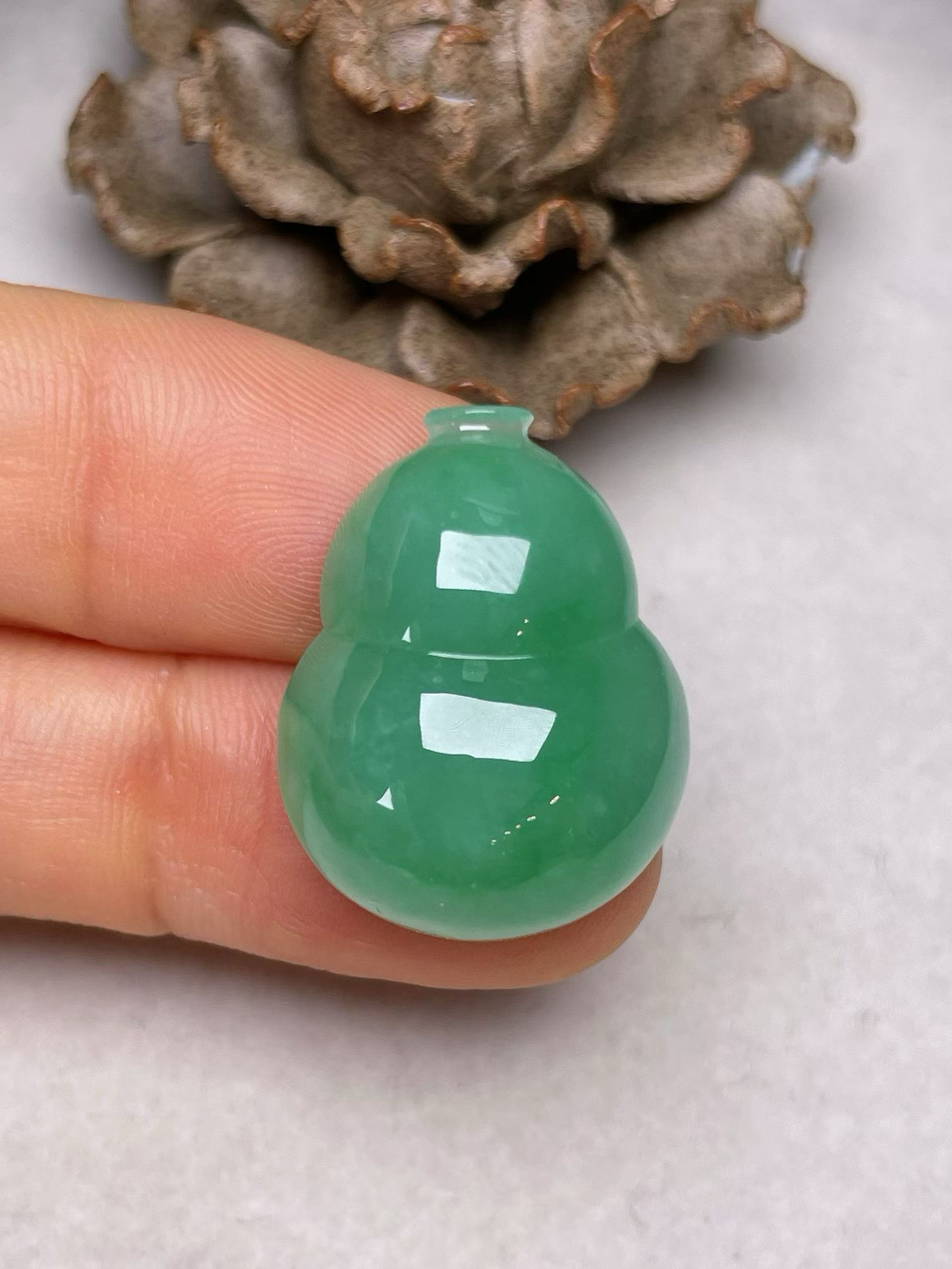 冰糯种飘绿【葫芦】吊坠，种水好，玉质细腻 ，卖相好‘