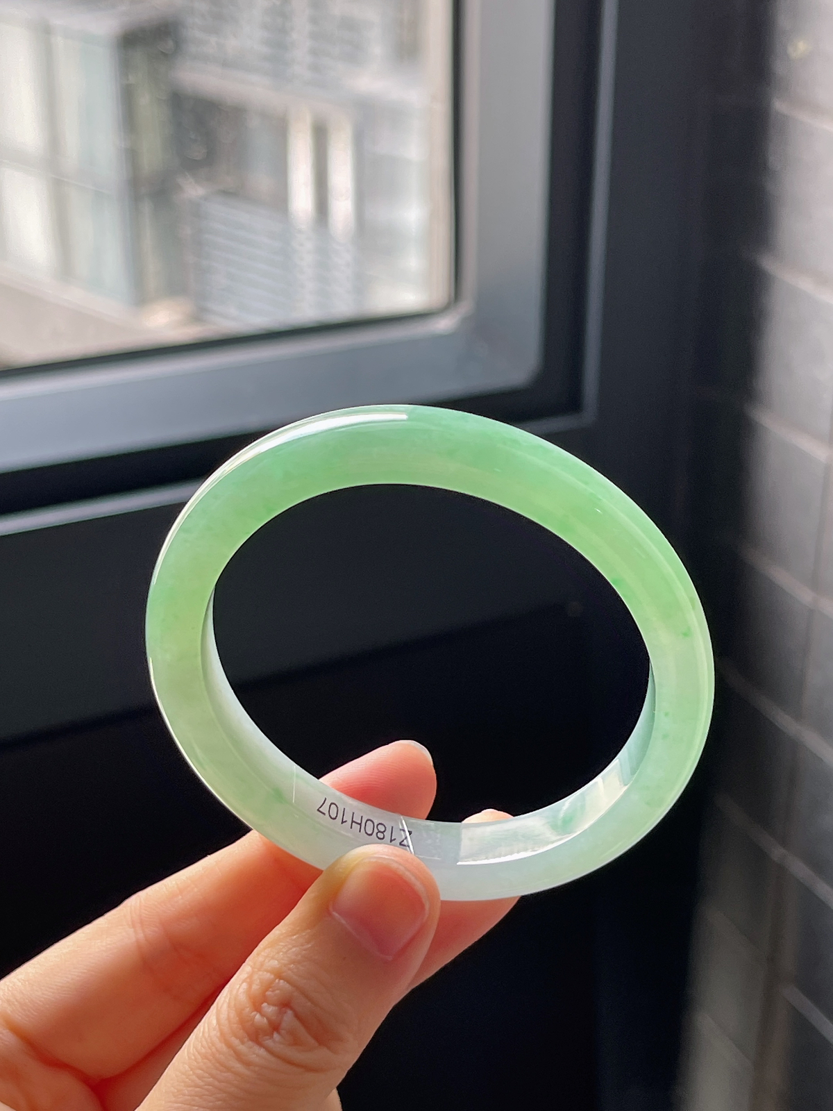 贵妃镯55圈口，翡翠冰糯种甜绿手镯