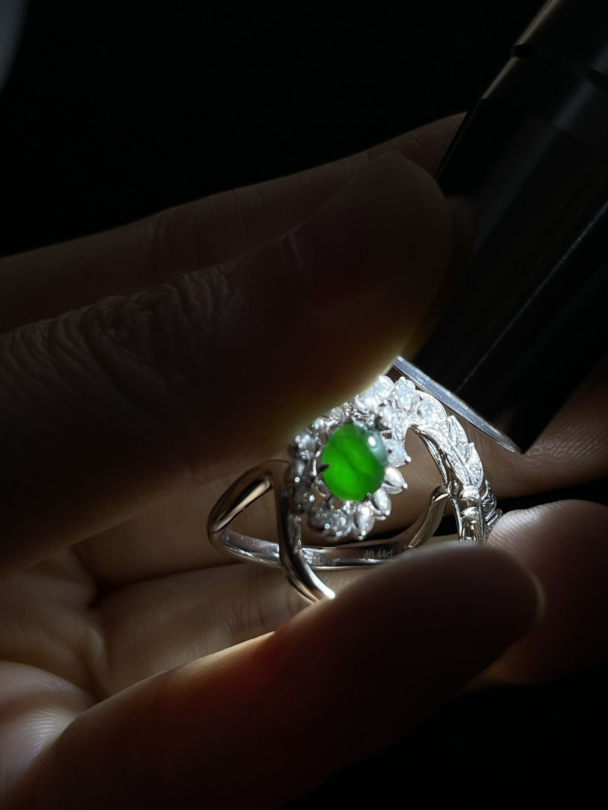 18k金 豪镶翡翠冰糯种绿色戒指