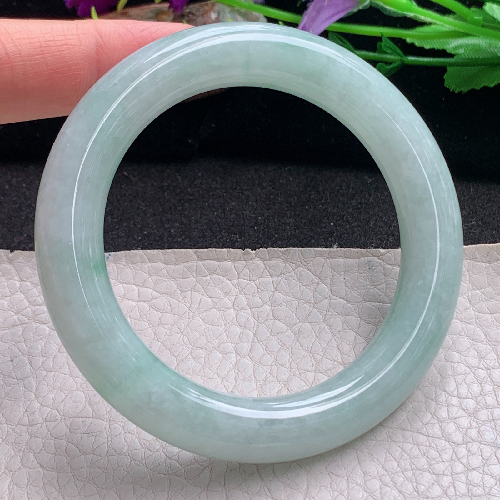 n实拍55*10.8*11.3胖圆镯 天然缅甸翡翠a货手镯清新飘绿水润圆条玉镯子