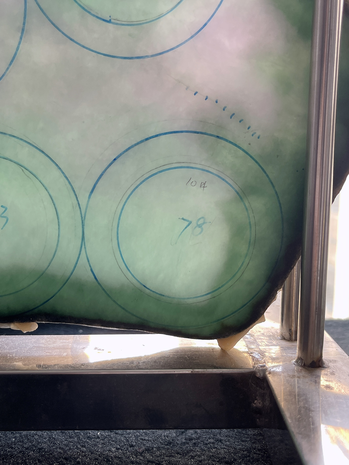 翡翠板料，⭕️正圈最大做62，圆条最大做58