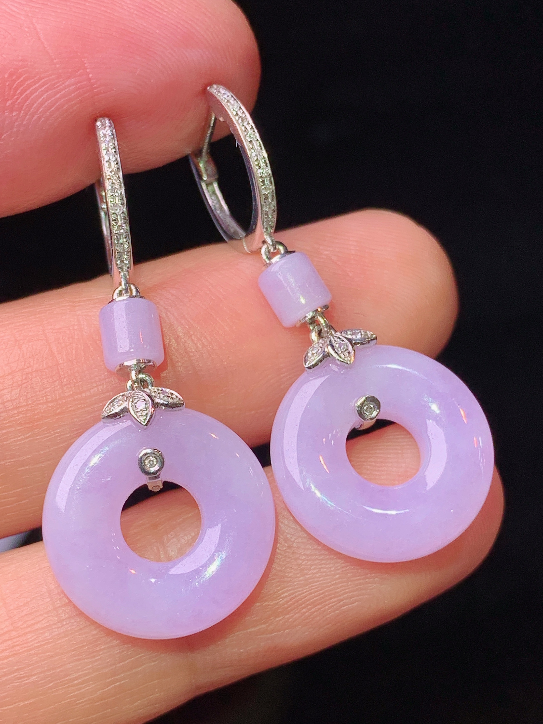 18k金钻镶嵌紫罗兰平安环耳坠 玉质细腻 色泽艳丽清新 水润亮眼 整体尺寸33*14.3*3.8c5