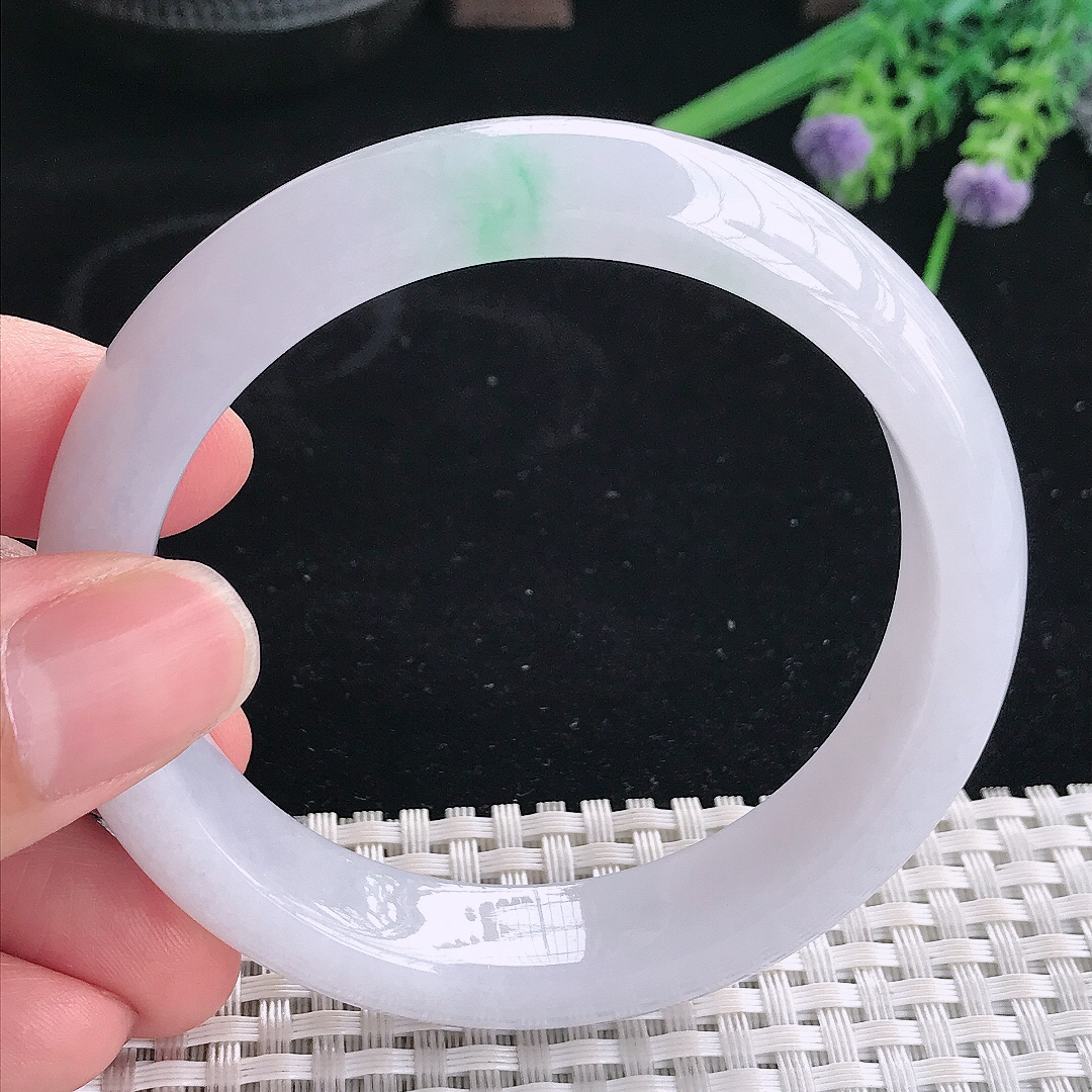 实拍A货翡翠57.8/13.3/8.5老坑秀气冰润飘绿手镯宽边玉镯平安镯美人镯