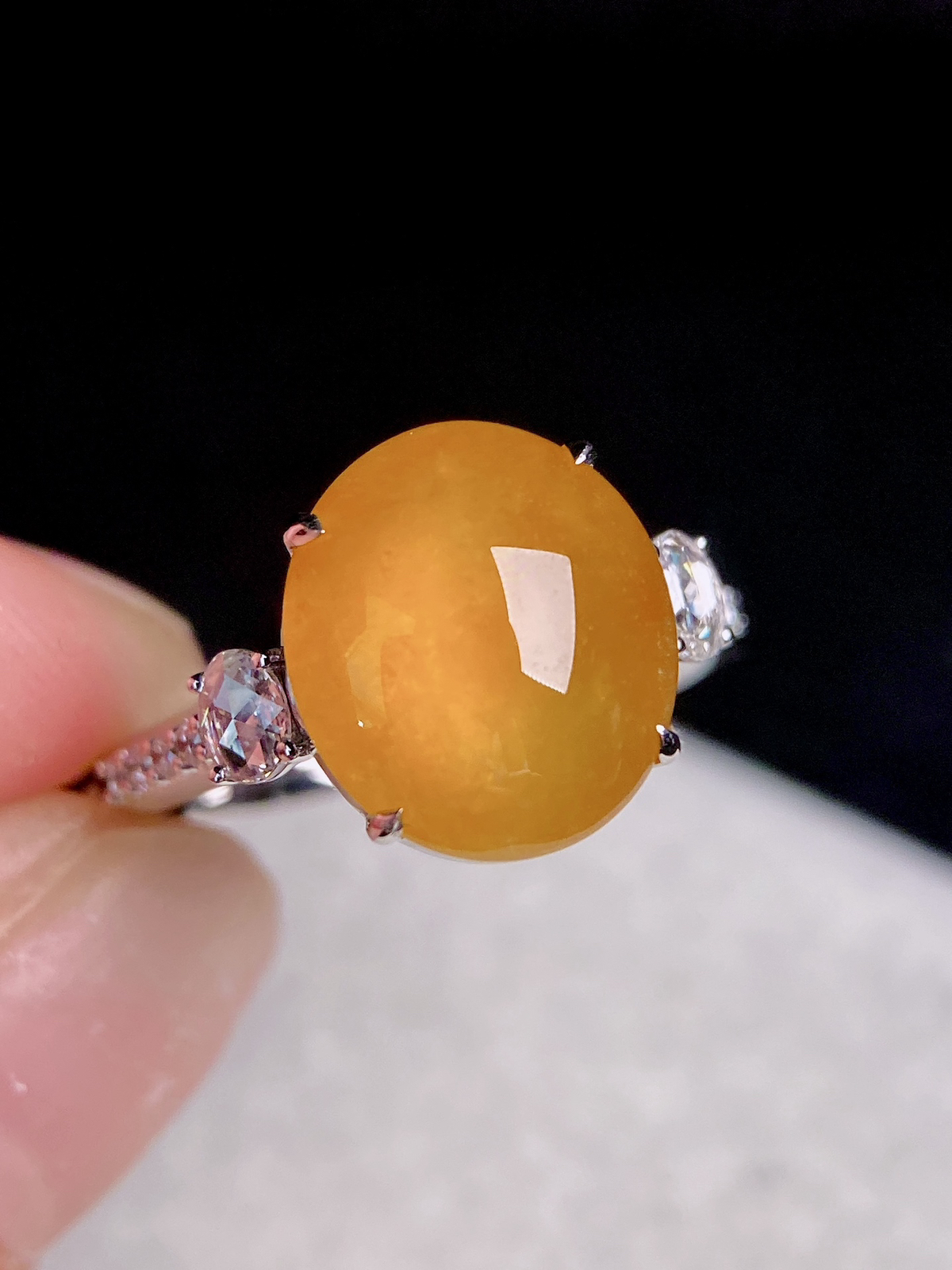 冰黄翡蛋面戒指 18K真金真钻镶嵌