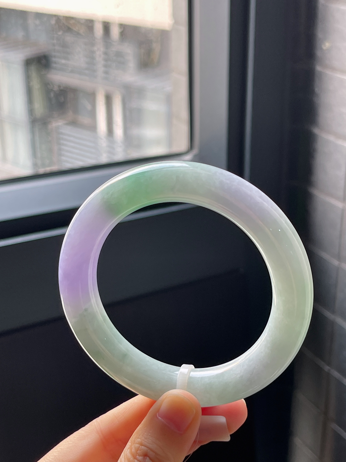 圆镯57.4圈口，翡翠糯化种浓紫春带彩手镯