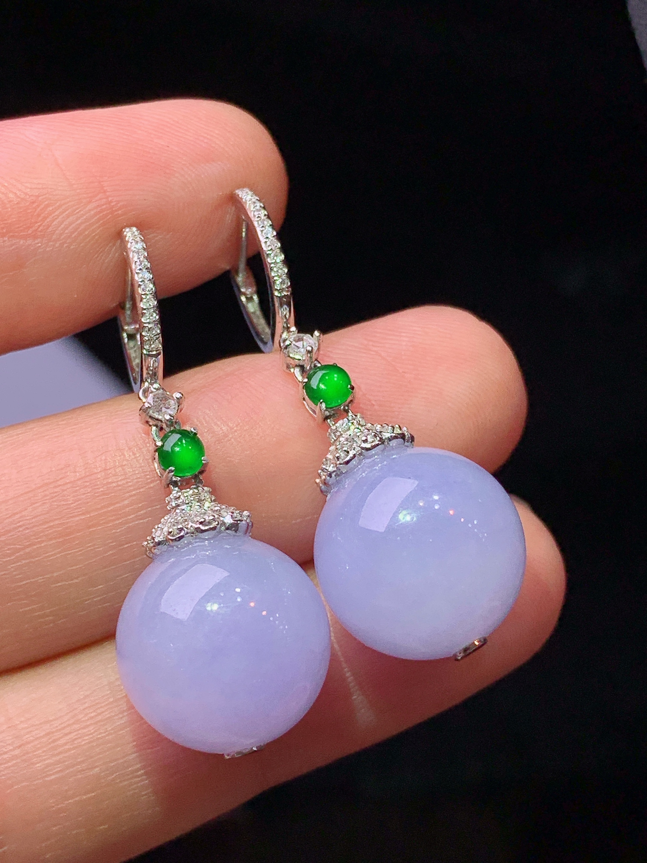 18k金钻镶嵌紫罗兰圆珠耳坠 玉质细腻 色泽艳丽清新 水润亮眼 整体尺寸34*13c5