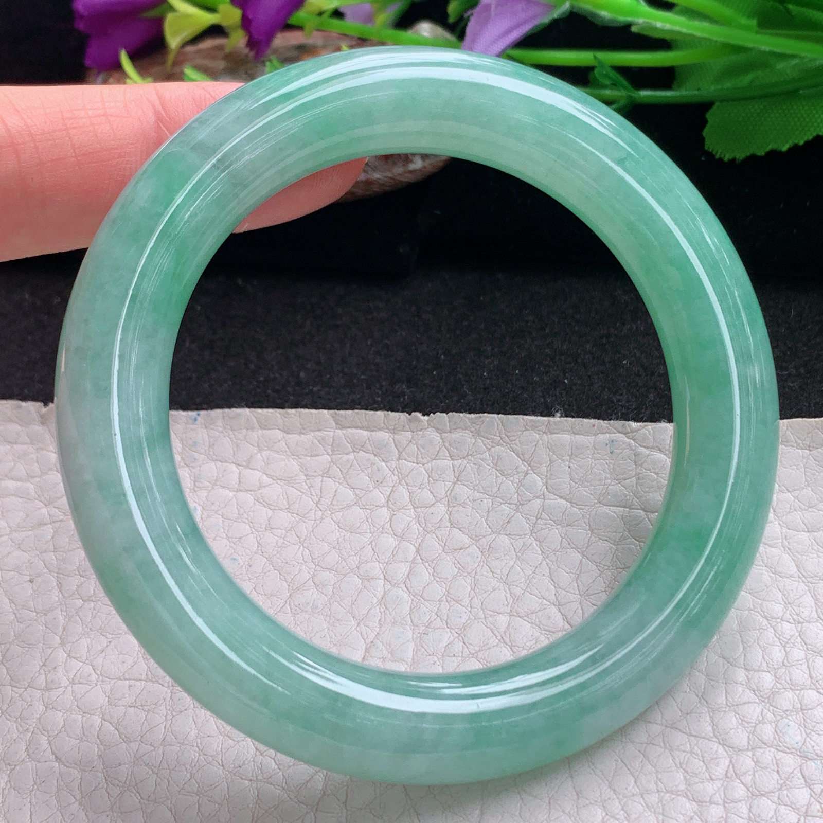 ax实拍55.5*11.2胖圆镯 天然翡翠a货手镯甜绿圆条正圈玉镯子