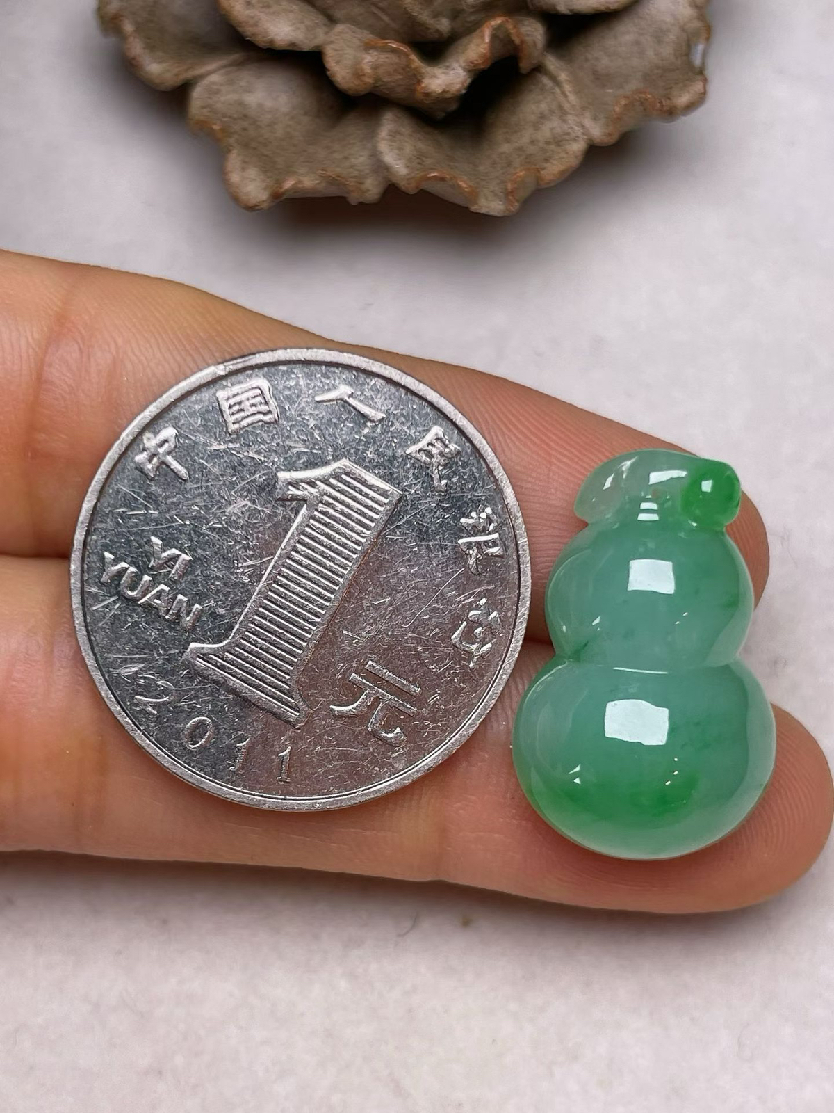 冰糯种飘绿【葫芦】吊坠，种水好，玉质细腻 ，卖相好‘