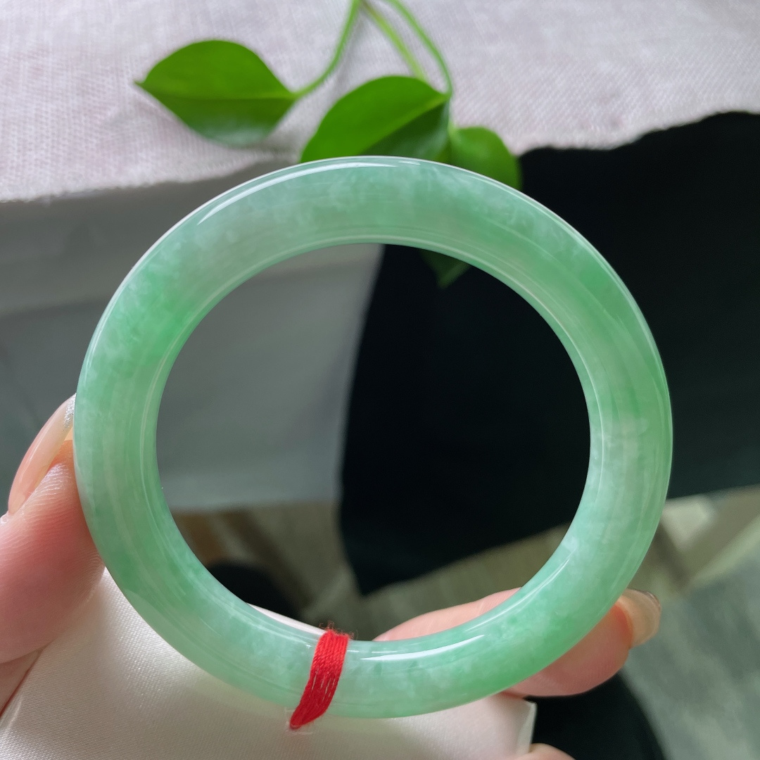 57.8/10绿底圆条，水润，青春年华，色系甜美，优雅大方，晶体纹，ss49805a