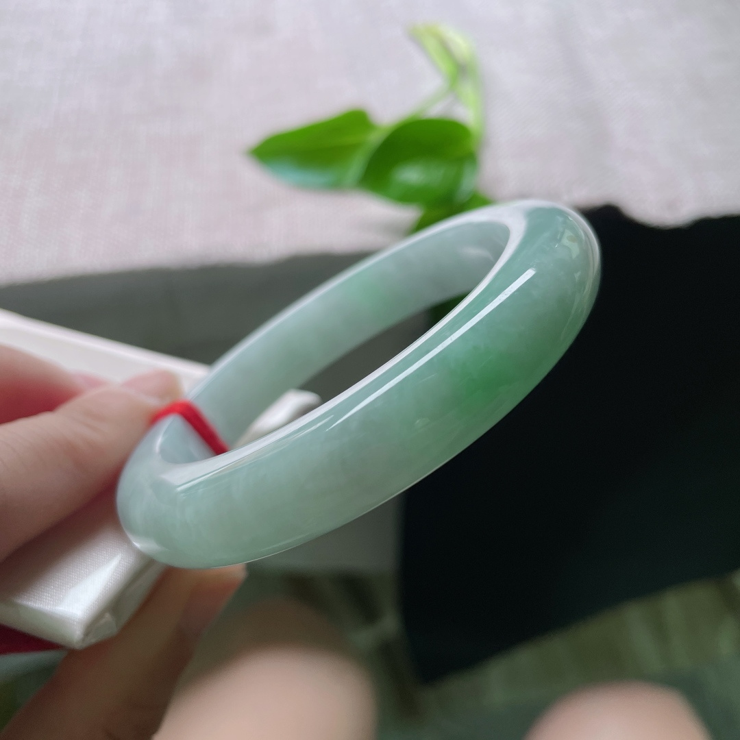 56.3/11.7/9.5飘绿正圈，一抹绿色，翠色伊人，料子细腻，皮纹，ss49931a