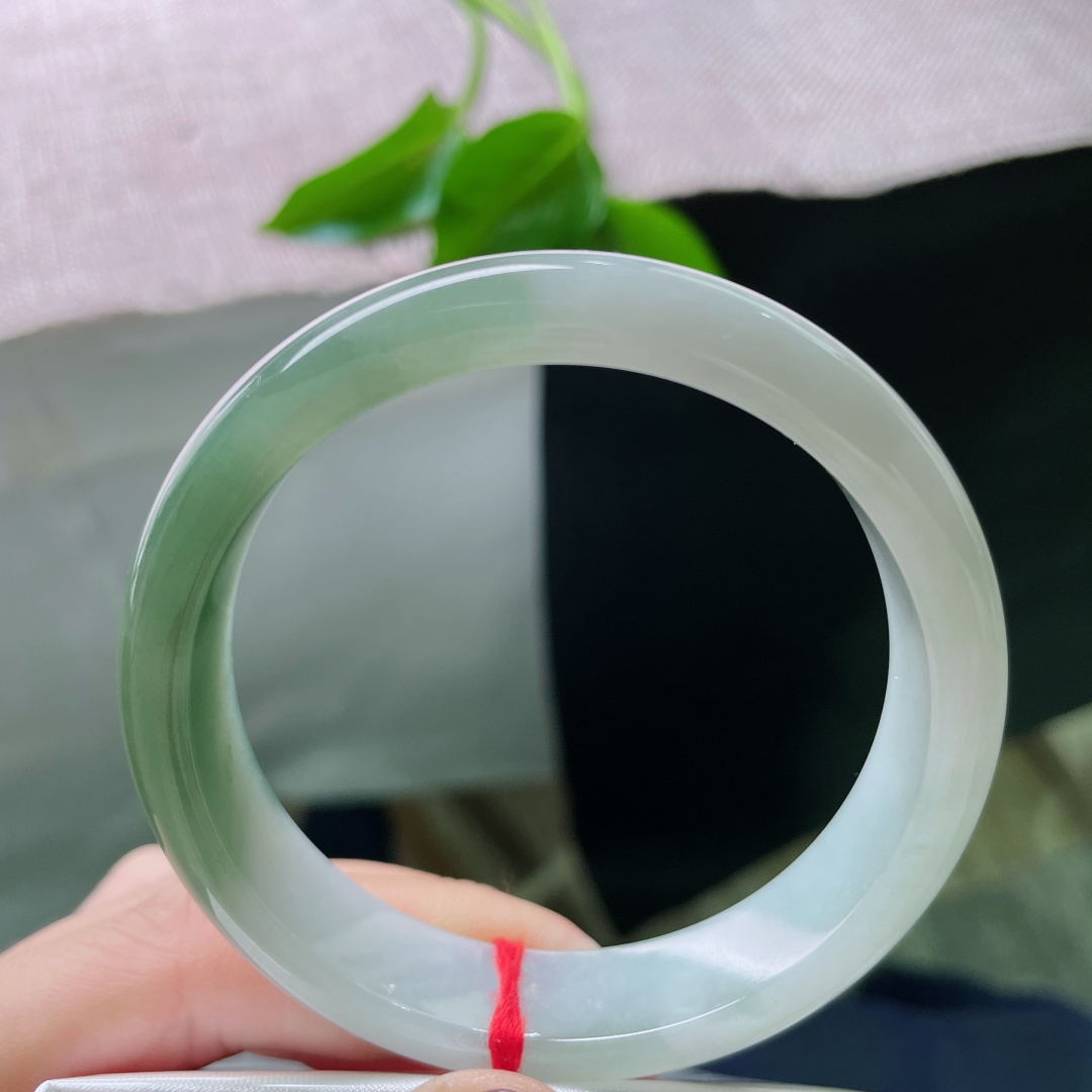 55/12.9/6.9，油青正圈，半山半水，油润细腻，一镯两戴，皮纹，ss49195a