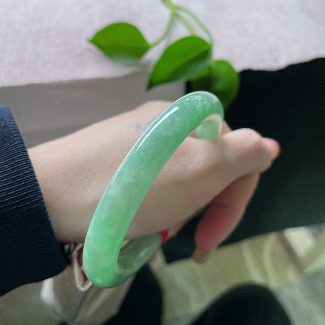 57.8/10绿底圆条，水润，青春年华，色系甜美，优雅大方，晶体纹，ss49805a