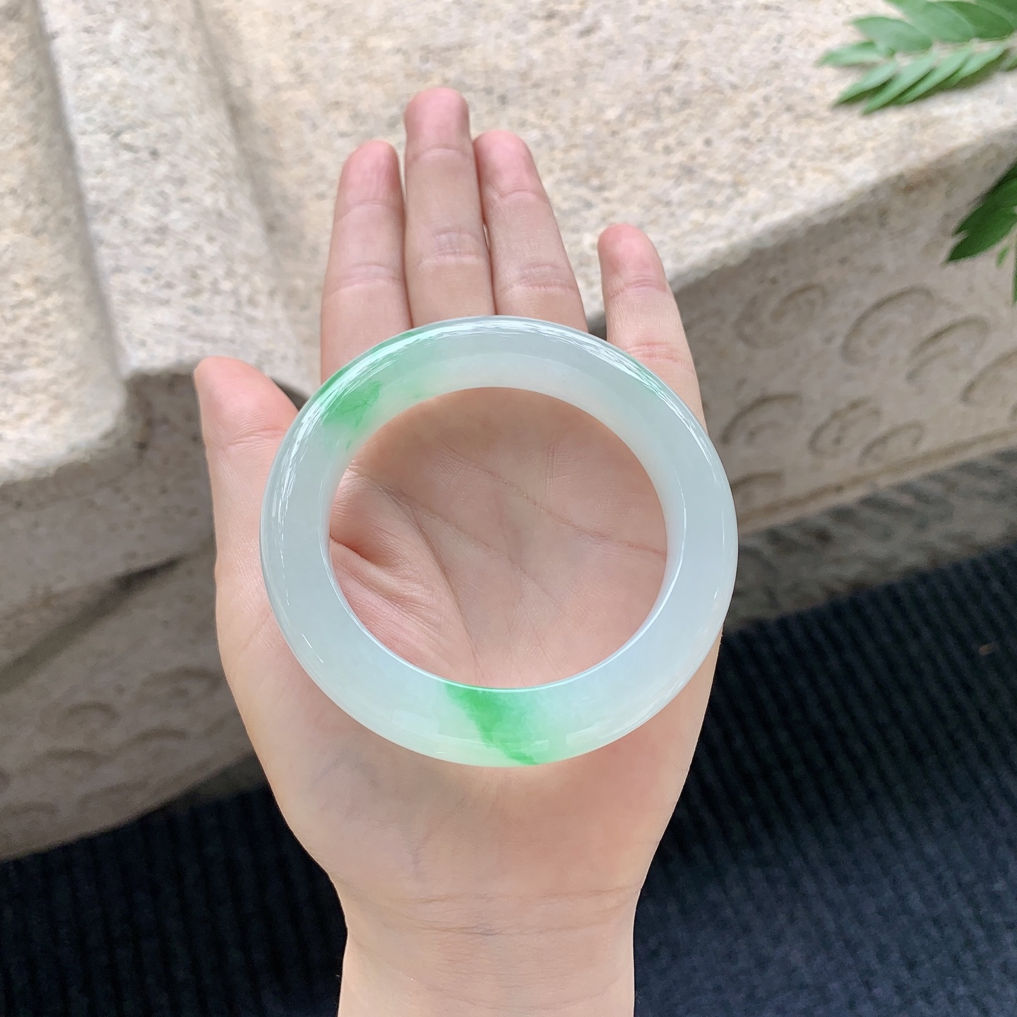 正圈54 55 【圈口】54.4/12.5/10.6 【编码】A3040935 【描述】糯冰飘绿阳绿