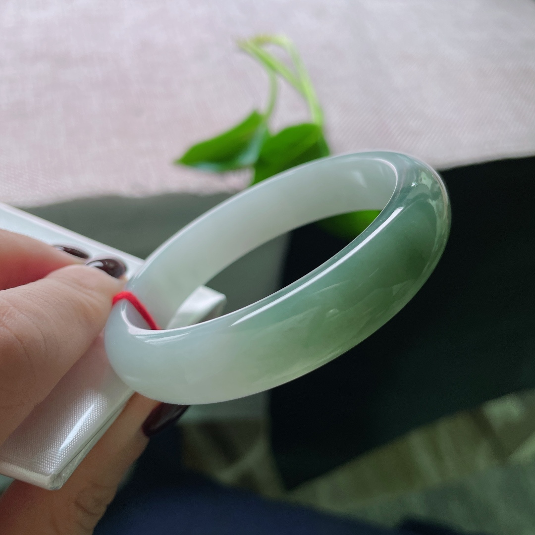 55/12.9/6.9，油青正圈，半山半水，油润细腻，一镯两戴，皮纹，ss49195a