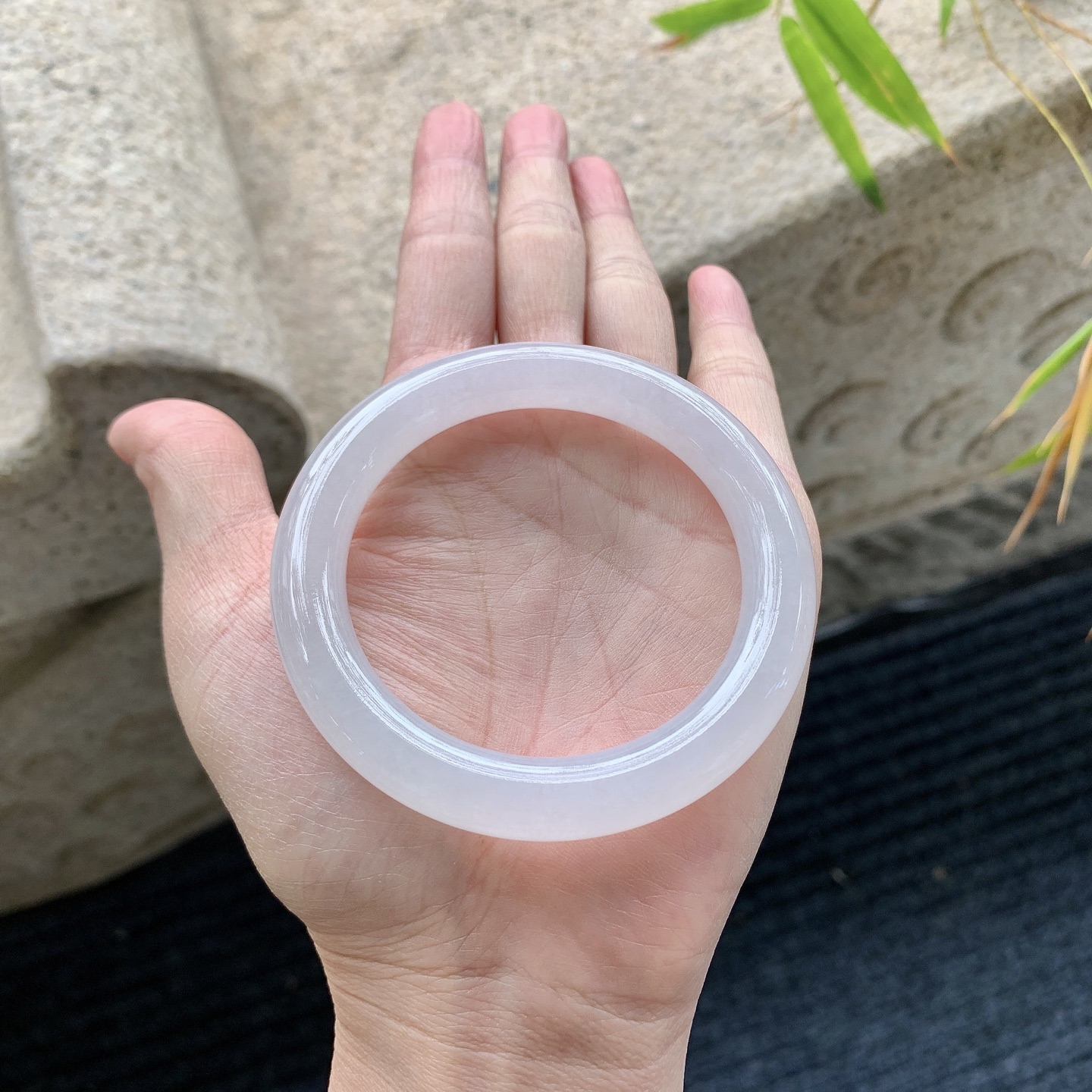 圆条52 53【圈口】53.4/9.5/9.5【编码】FL040481【描述】糯冰粉紫，水润，种老，细腻，打灯有棉絮