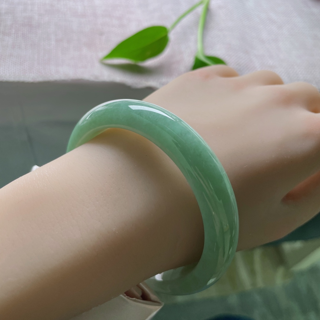 58.1/12.6/8.3，绿底正圈，小清新，减龄必备，肉质细腻干净，ss45821a