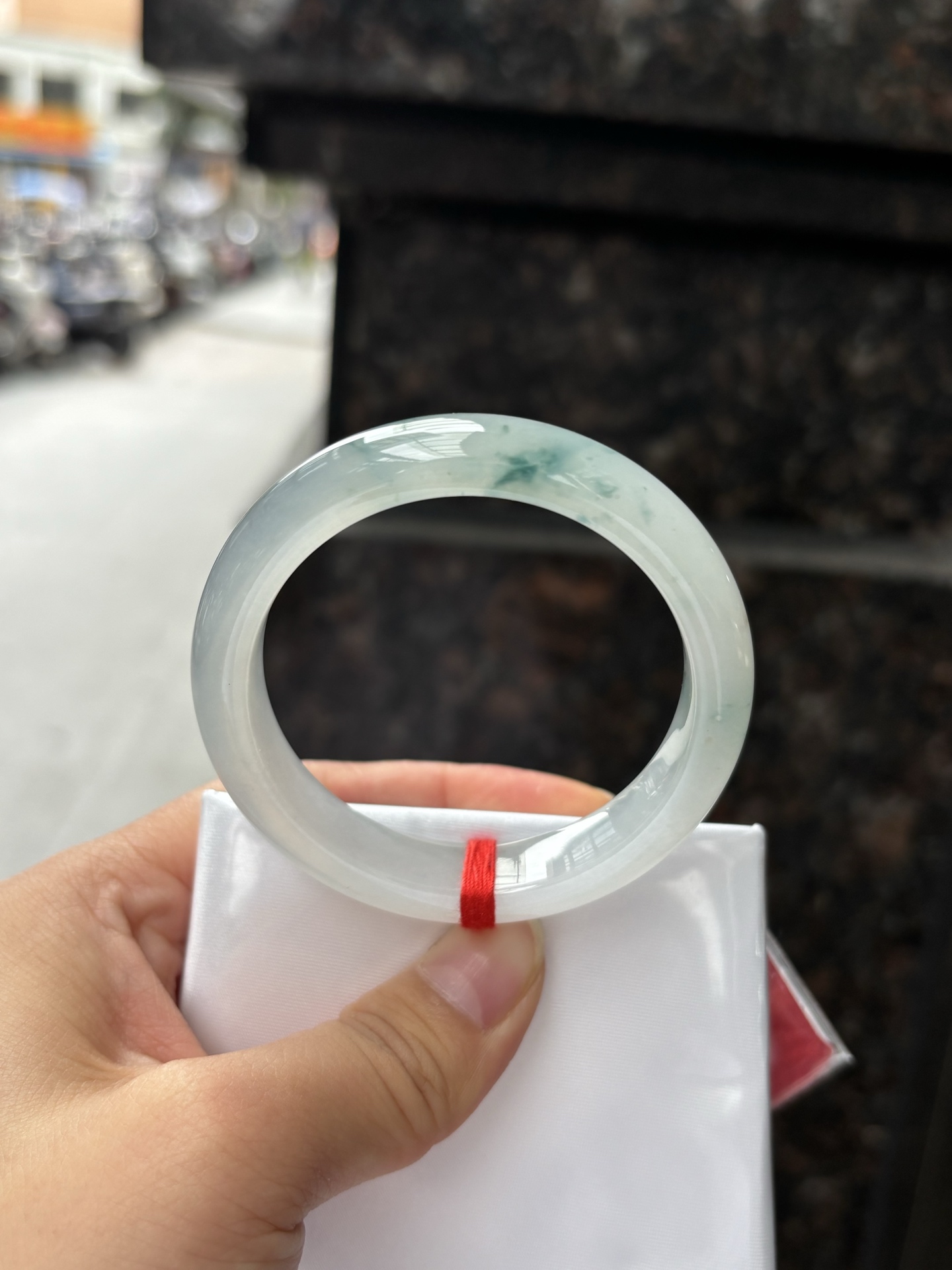 冰飘花正圈 50.2-11.5-7.8 0408-2A91 打灯棉线，底妆水润细腻，冰底中开出了朵朵兰花，飘花灵动飘逸，勾勒出一幅唯美诗意的山水意境画，古典优雅又秀气