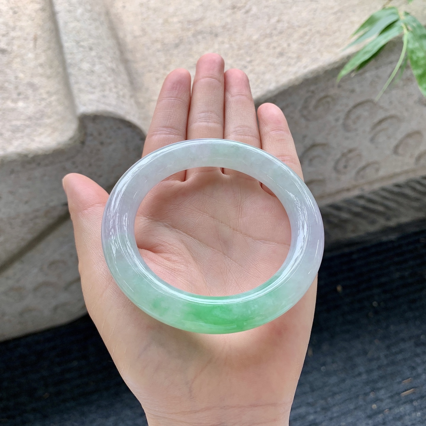 圆条55 56 【圈口】56.6/10.7/11.2 【编码】BA032561 【描述】春彩，飘绿，