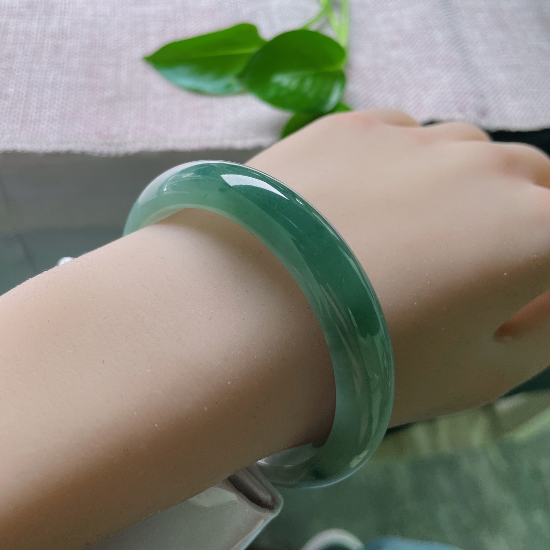 56.3/12.1/7.3，油青正圈，油润有光泽，颜色过渡自然，种老，一点皮纹，ss49208a